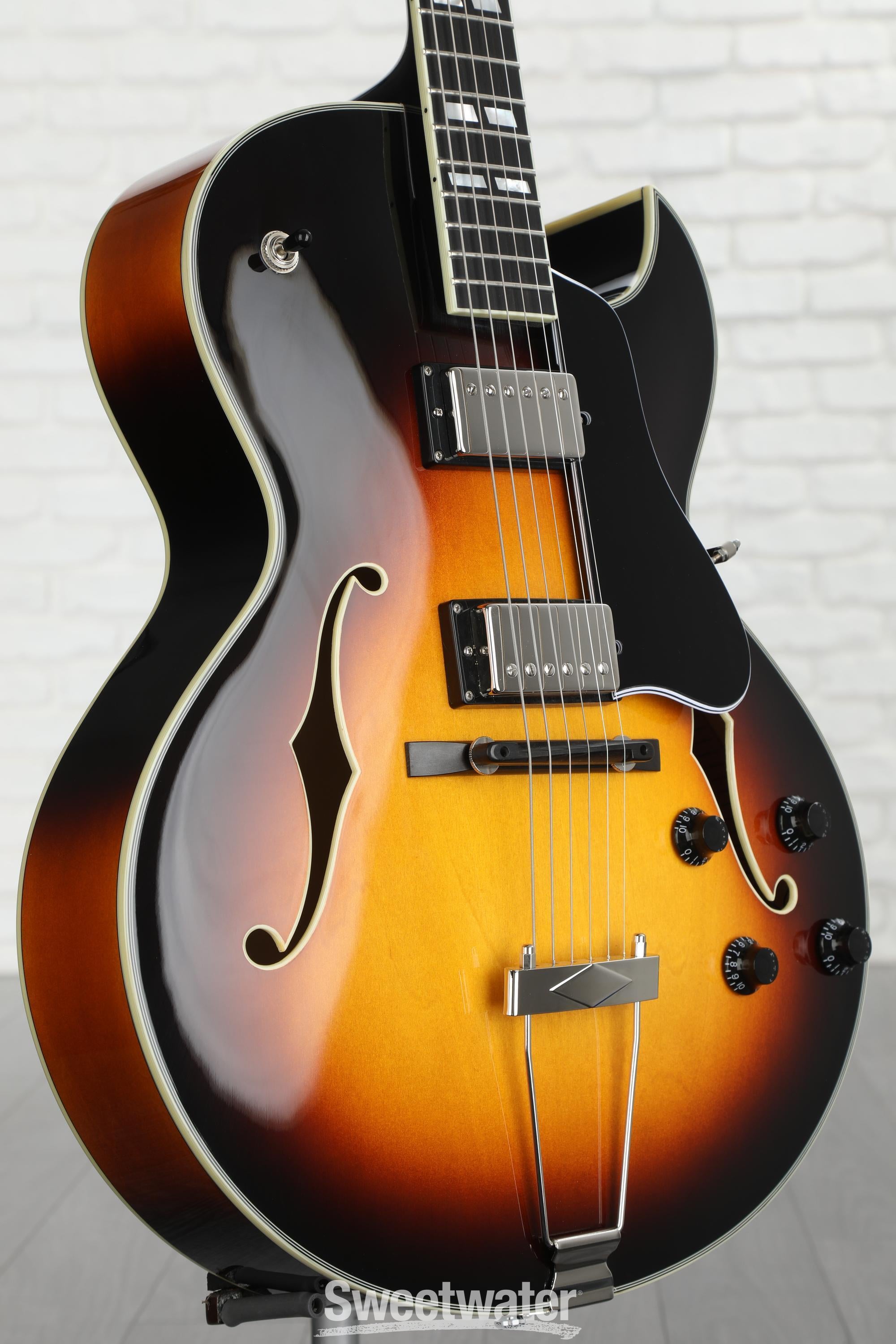 Eastman Guitars AR372CE Archtop Hollowbody Electric Guitar - Sunburst