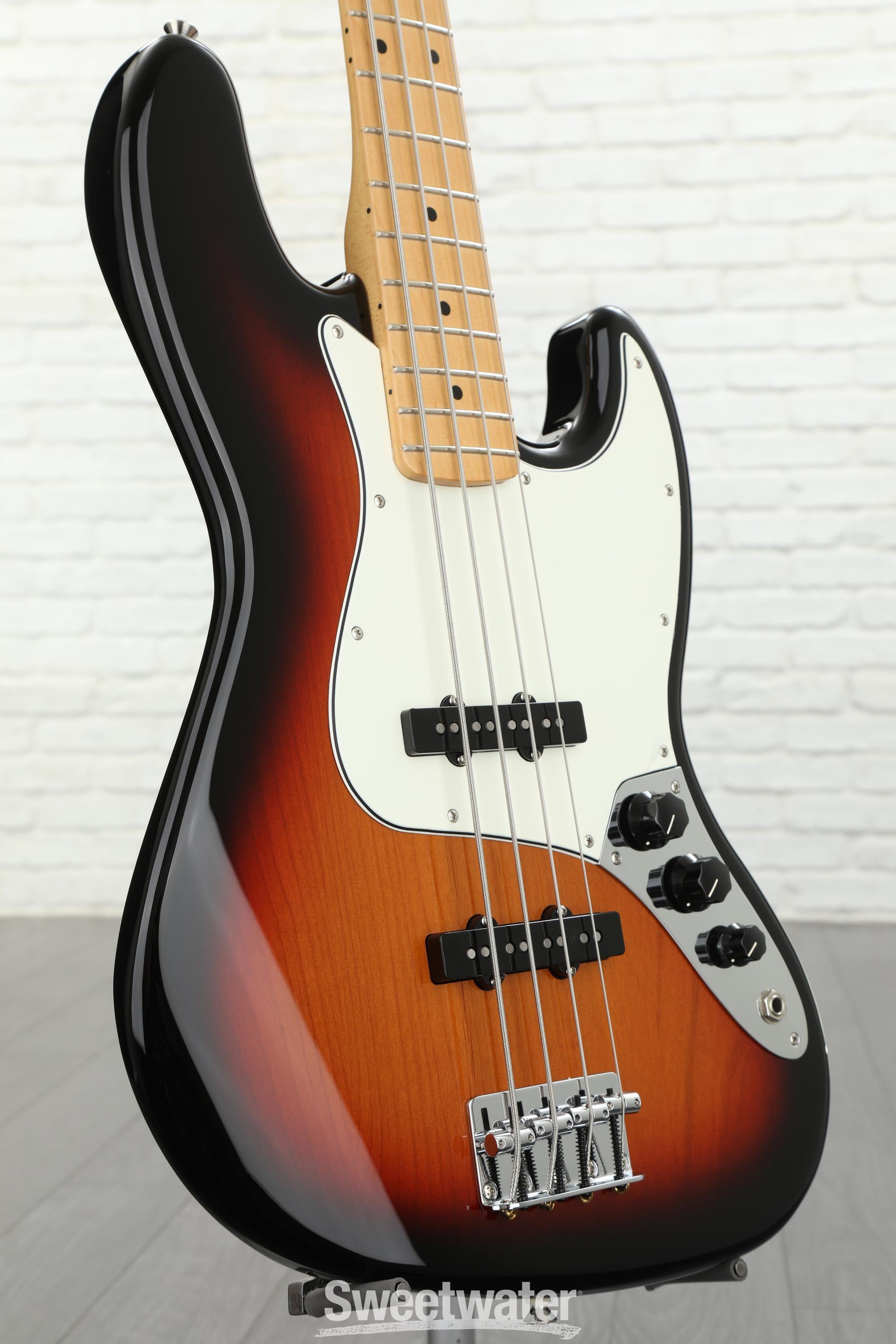 Fender Player Jazz Bass - 3-Tone Sunburst with Maple Fingerboard