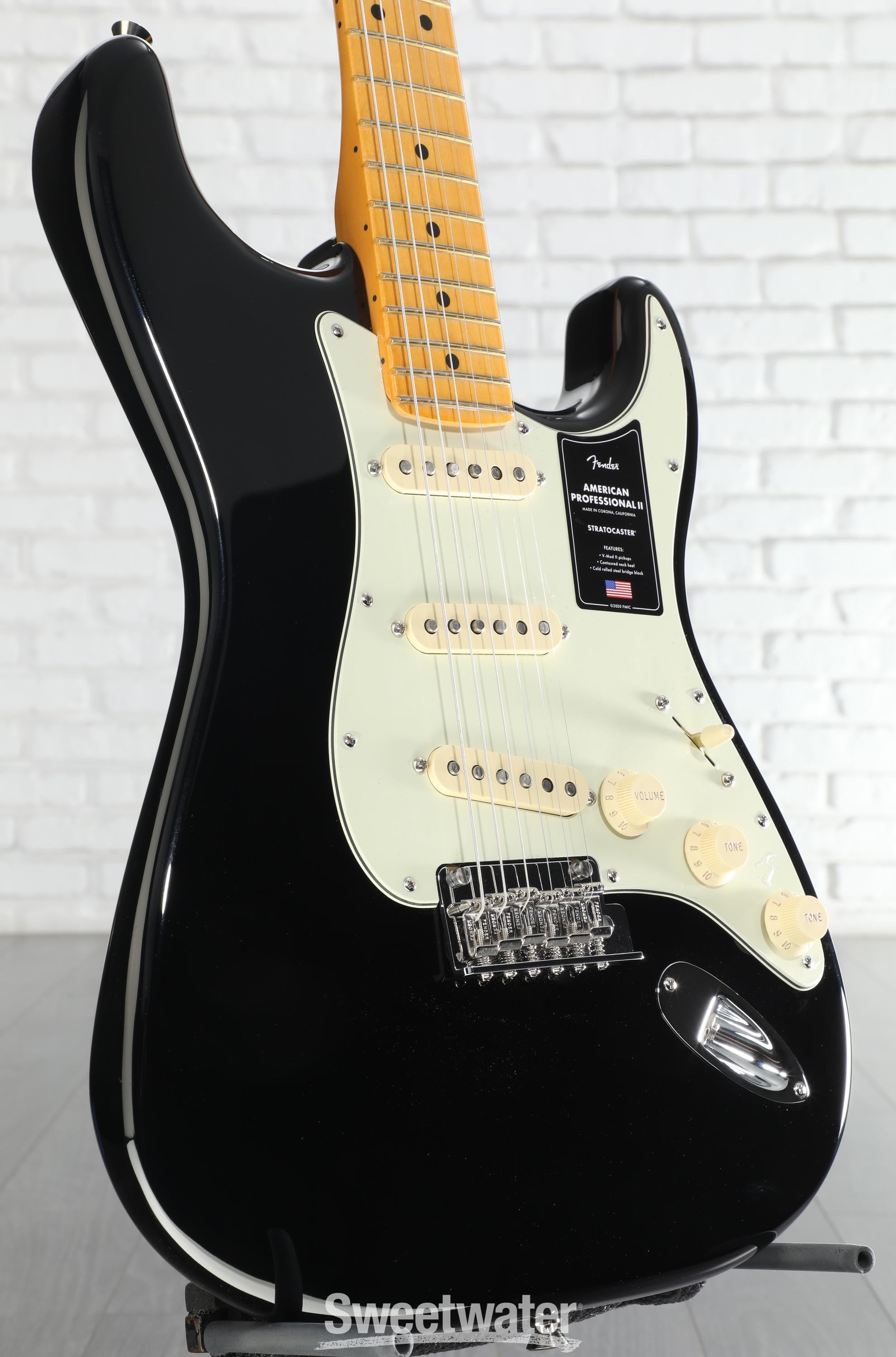 ギター Fender USA American Professional ll Amazon.com: Fender American Professional II Stratocaster, Maple