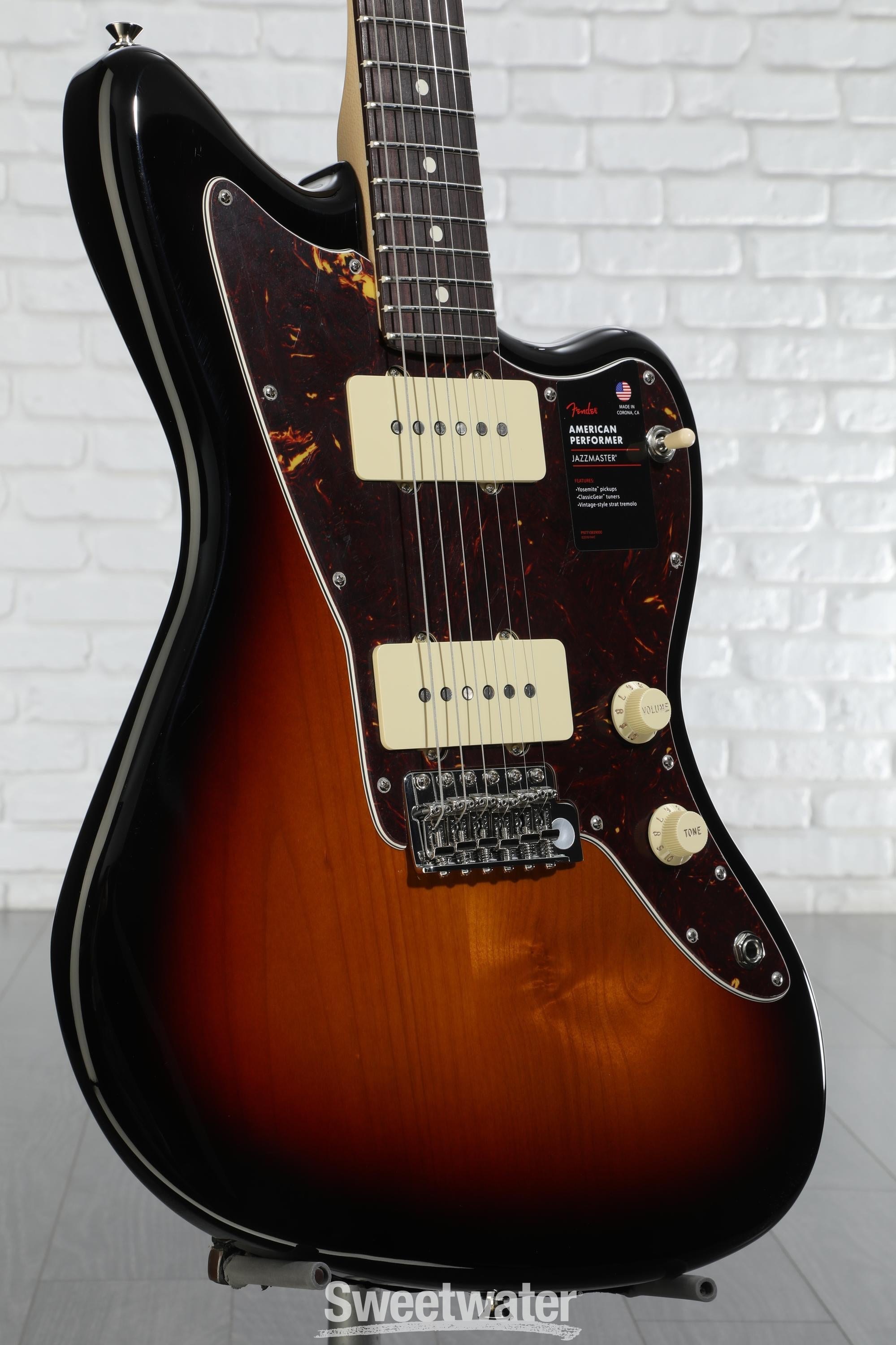 Fender American Performer Jazzmaster - 3-Tone Sunburst with