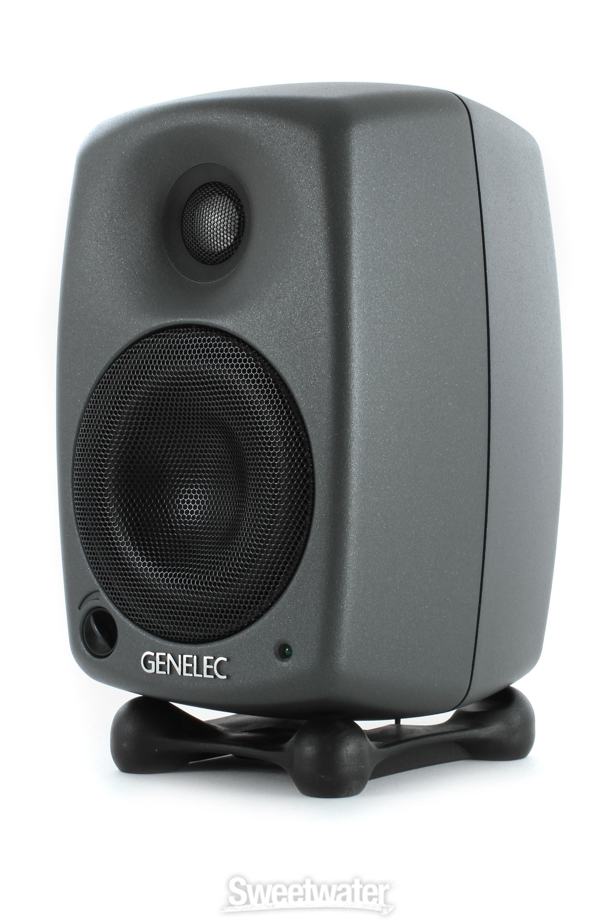 GENELEC 8020Cペア 純正スタンド付き機材入れ替えの為出品します