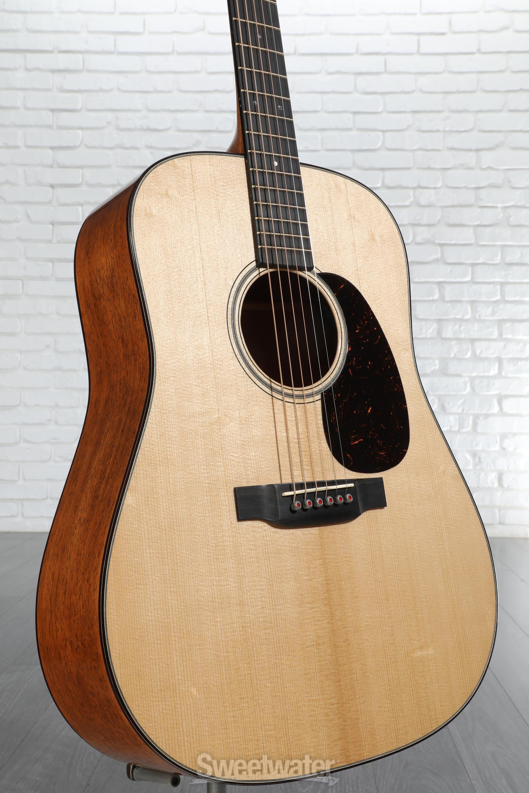 ギター Martin D-18e standard Amazon.com: Martin Guitar D-18E Modern Deluxe Acoustic