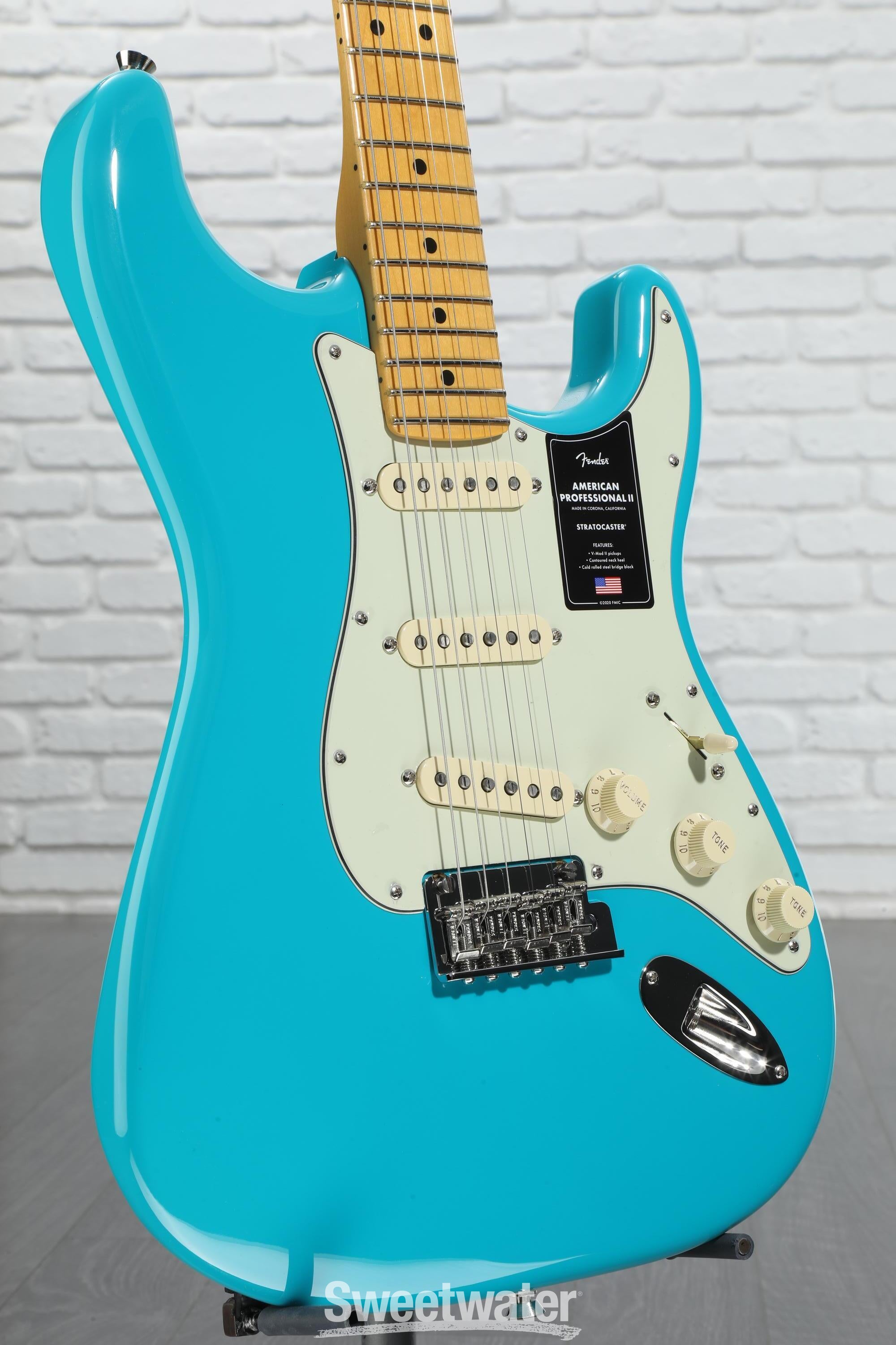 FenderAmericanProfessional IIストラトマイアミブルー Fender American Professional II Stratocaster Electric Guitar