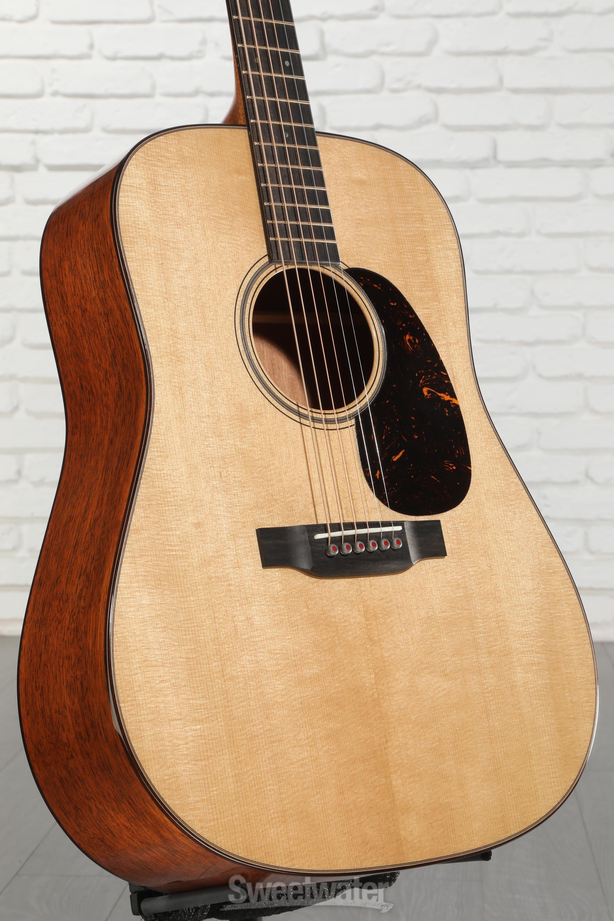 Martin D18 マーティン Martin D-18 Modern Deluxe Acoustic Guitar | Martin Guitar