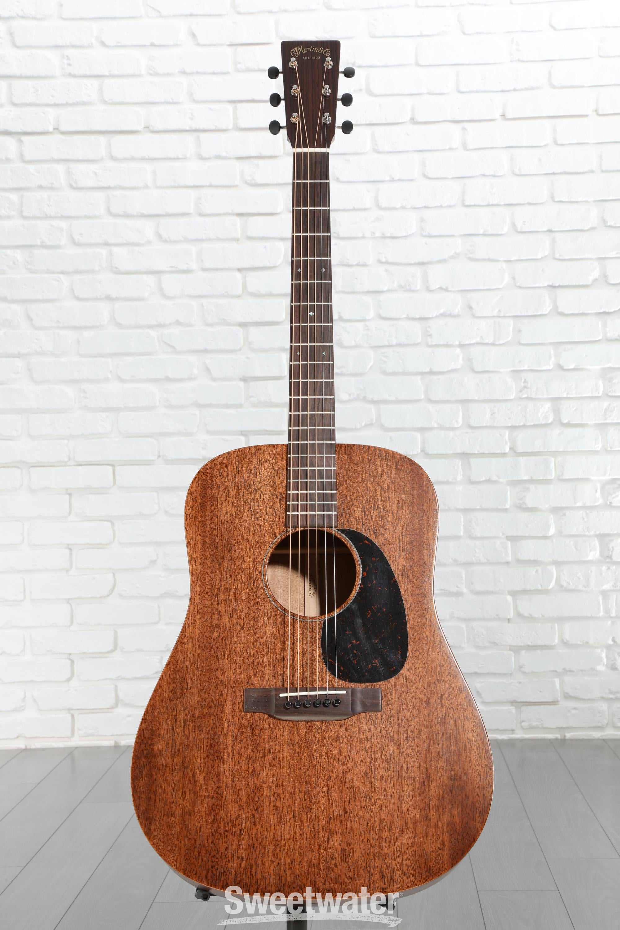 Martin D-15 アコースティックギター Amazon.com: Martin Guitar D-15M with Gig Bag, Acoustic Guitar for