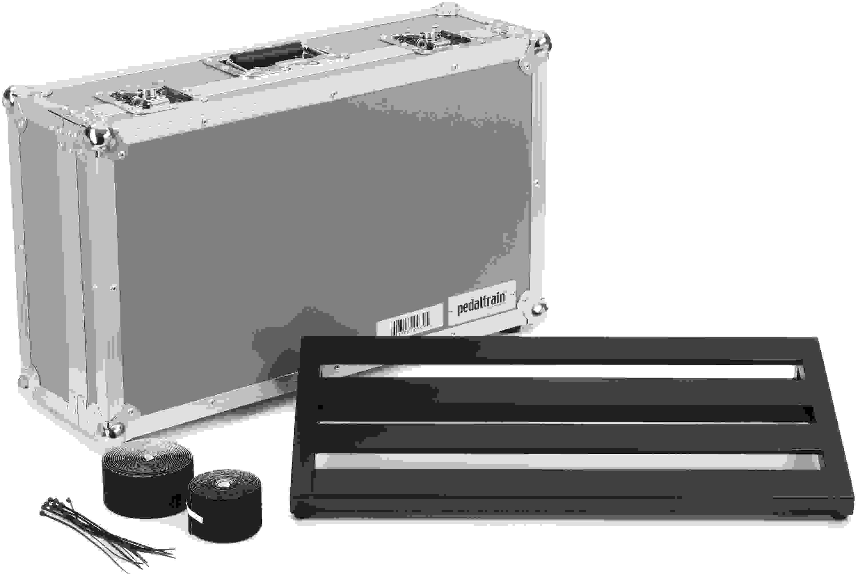 Pedaltrain Classic 2 TC 24x12.5-inch Pedalboard with Tour Case