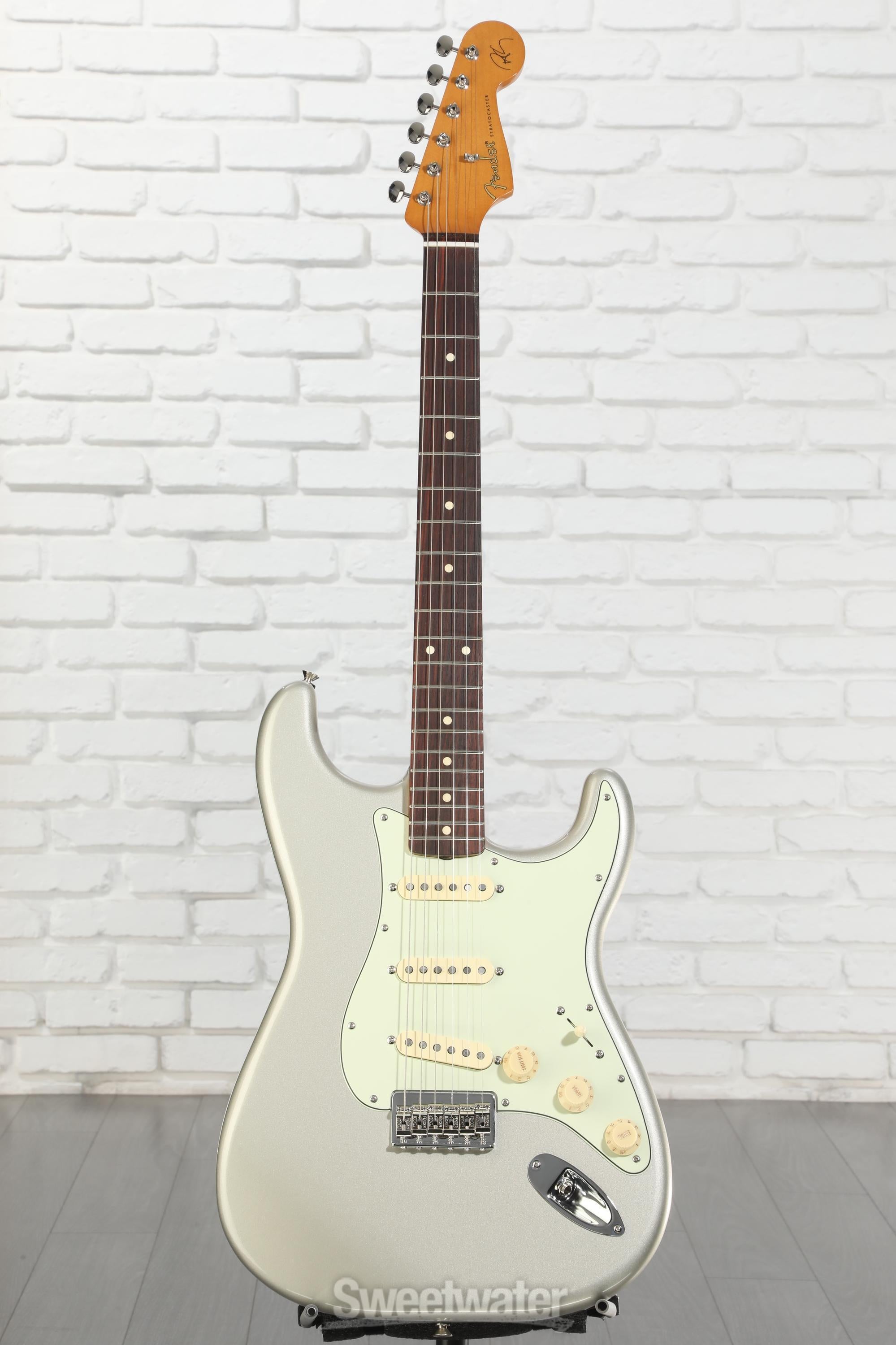 Fender Robert Cray Standard Stratocaster Electric Guitar - Inca