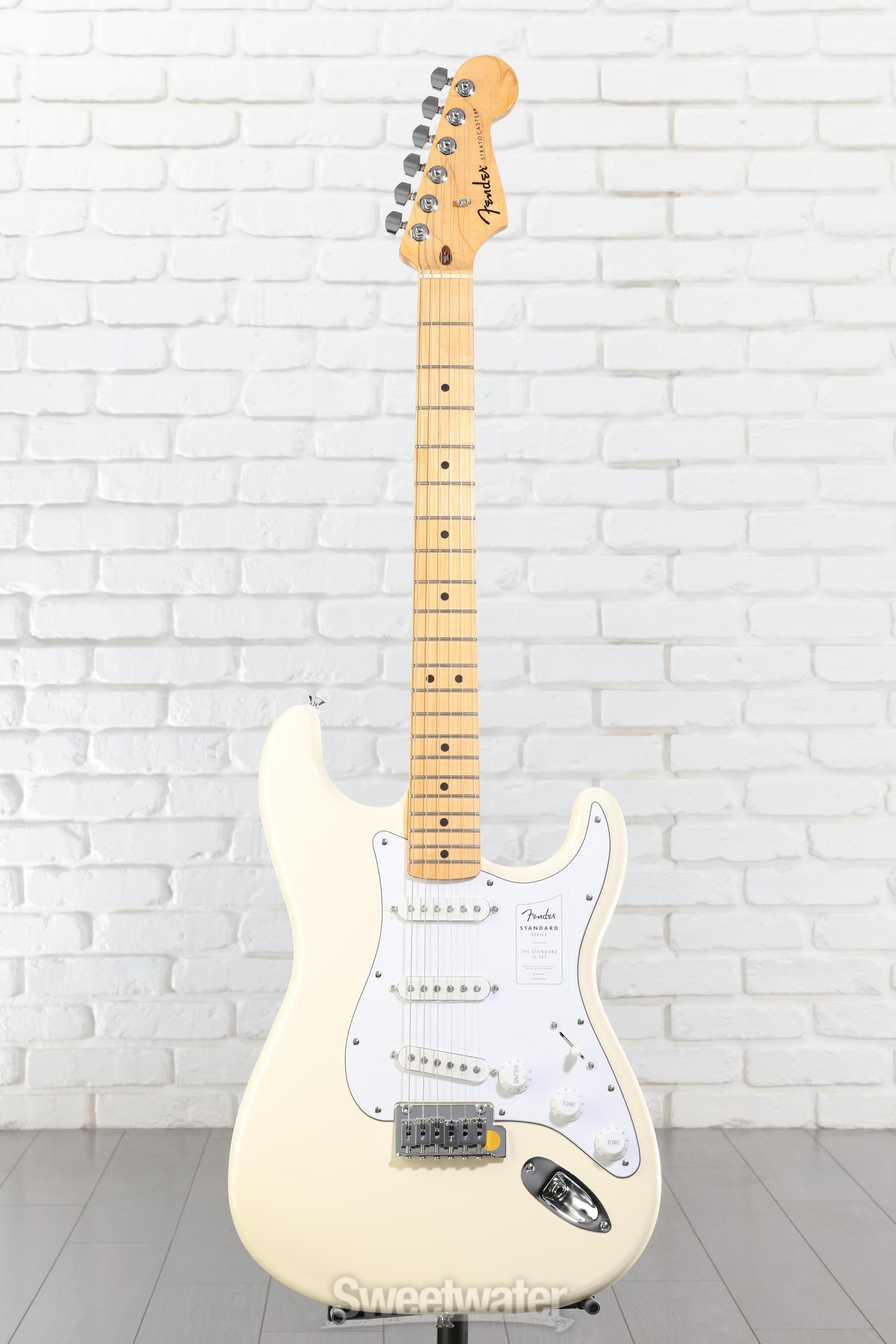 ギター Fender Standard Stratocaster UG White Fender Standard Stratocaster Electric Guitar - Olympic White