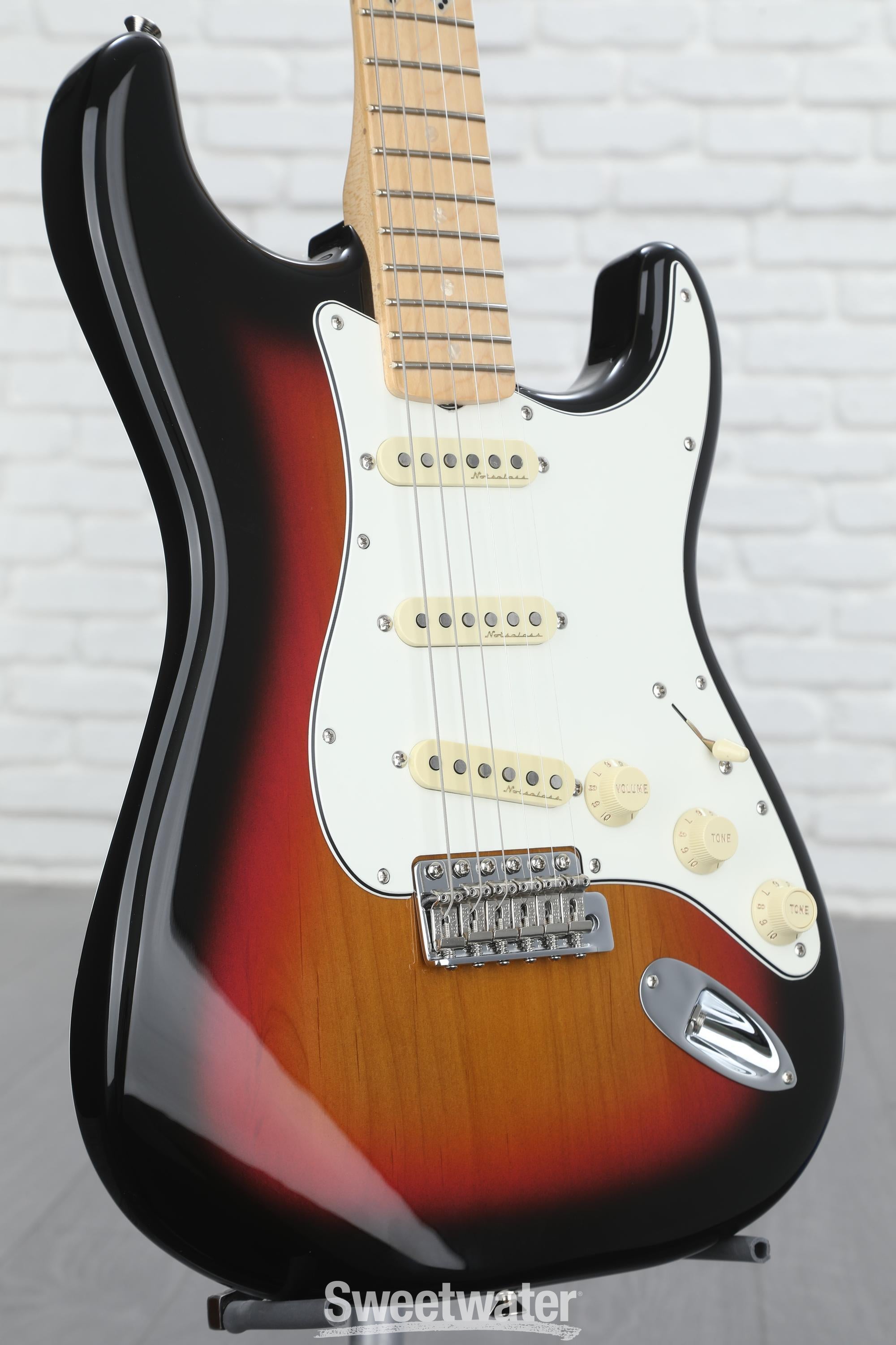 ファズ内蔵　Fender Steve Lacy People Pleaser Amazon.com: Fender Steve Lacy People Pleaser Stratocaster