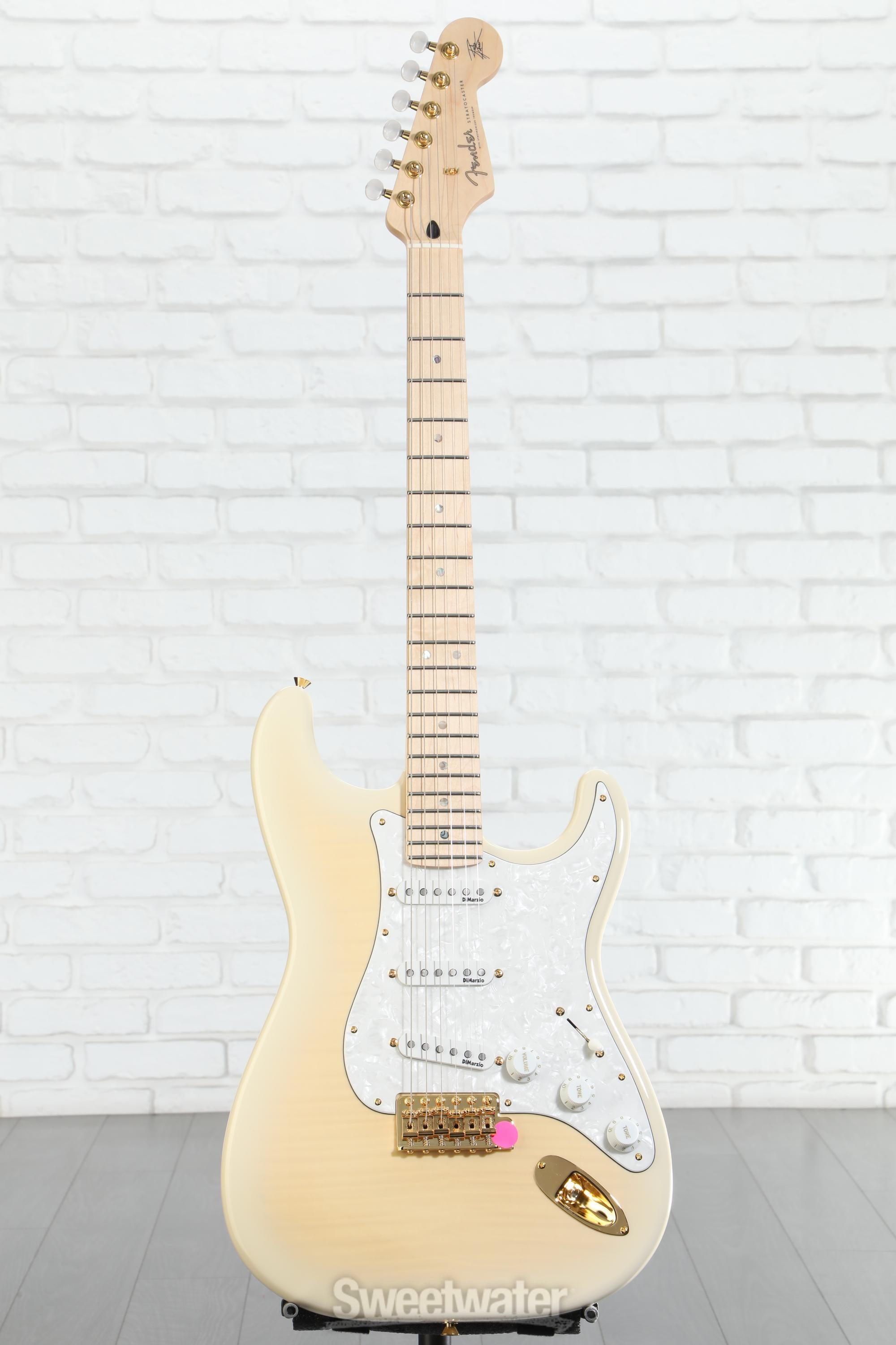 Fender Stratocaster ホワイト Standard Stratocaster - Olympic White w/Maple – Dave's Guitar Shop