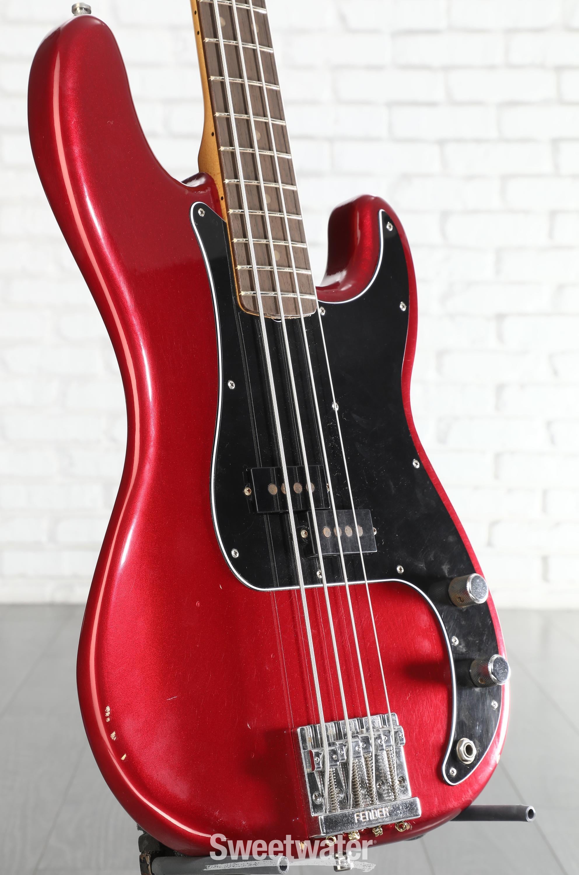 Fender Nate Mendel Precision Bass - Road Worn Candy Apple Red
