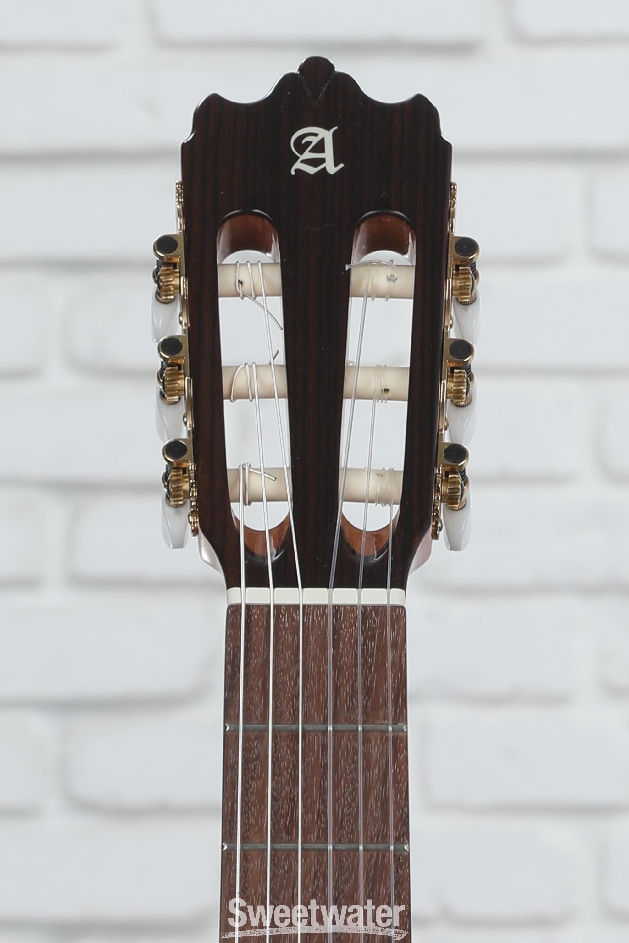 アコースティックギター　alhambra Alhambra 4 Z CTW Student Acoustic-electric Nylon-string
