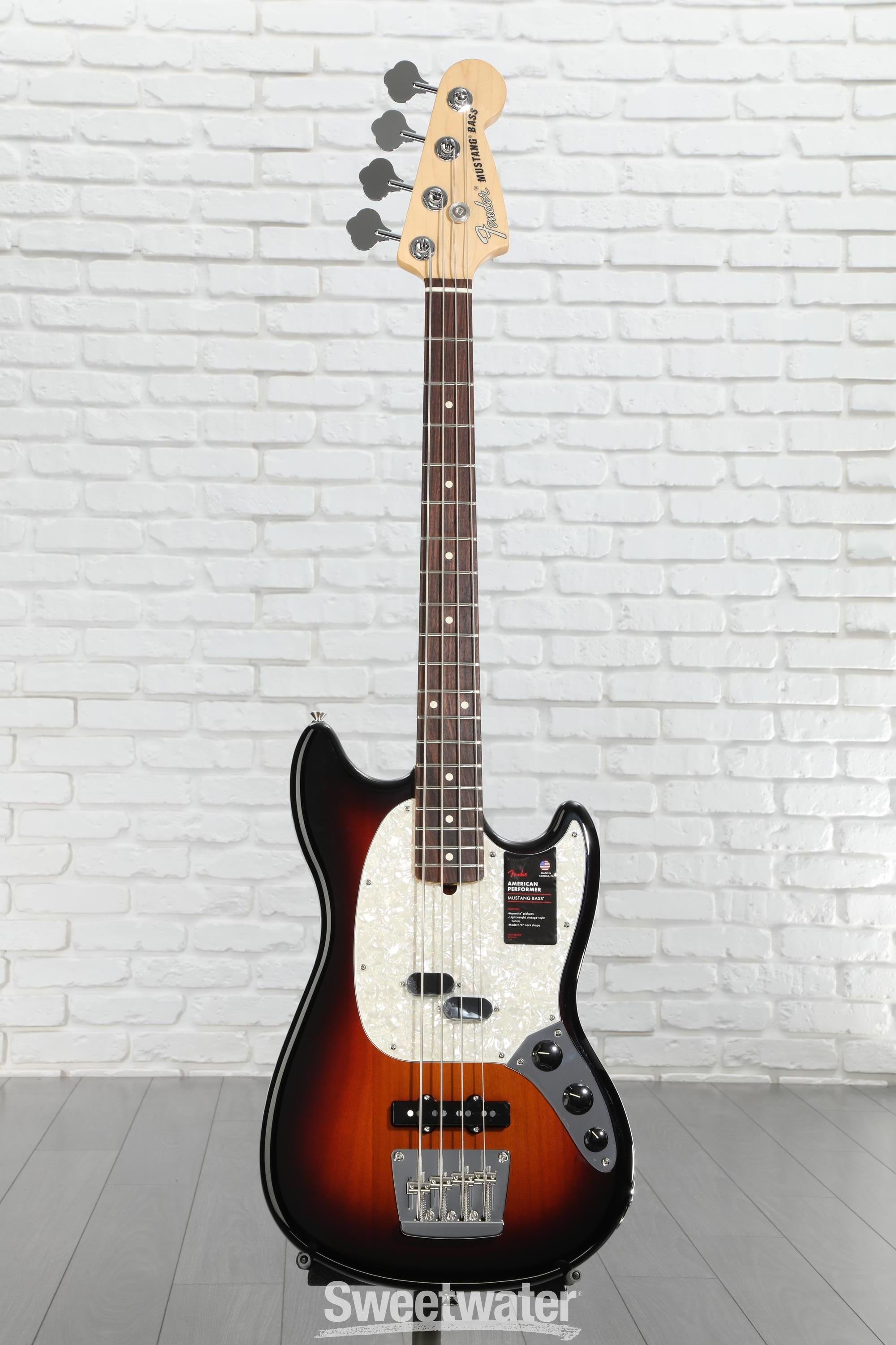 Fender American Performer Mustang Bass - 3-Tone Sunburst