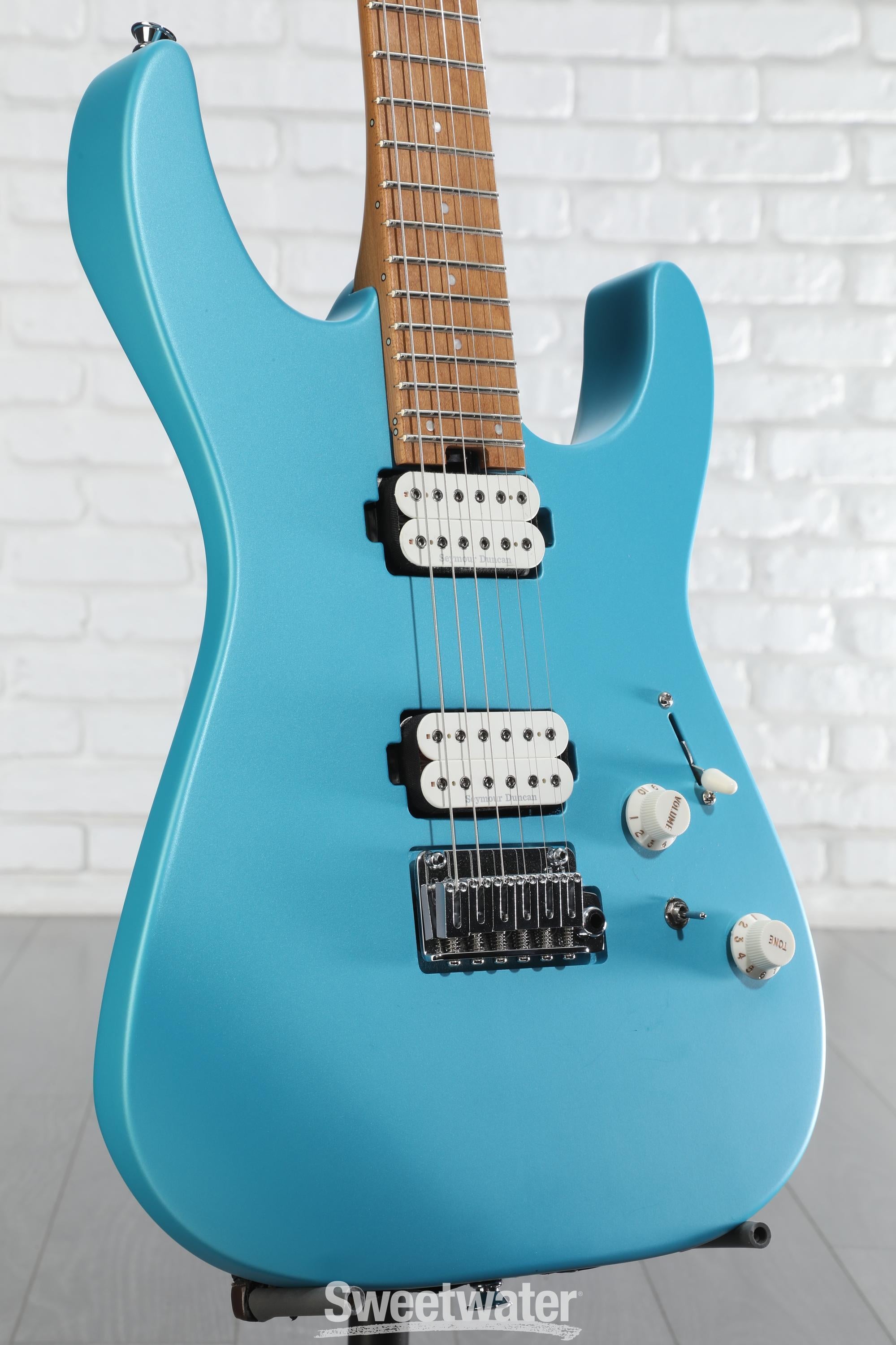 ほぼ新品CHARVEL Pro-Mod DK24 HH 2PT Blue Charvel Pro-Mod DK24 HH 2PT Electric Guitar - Matte Blue