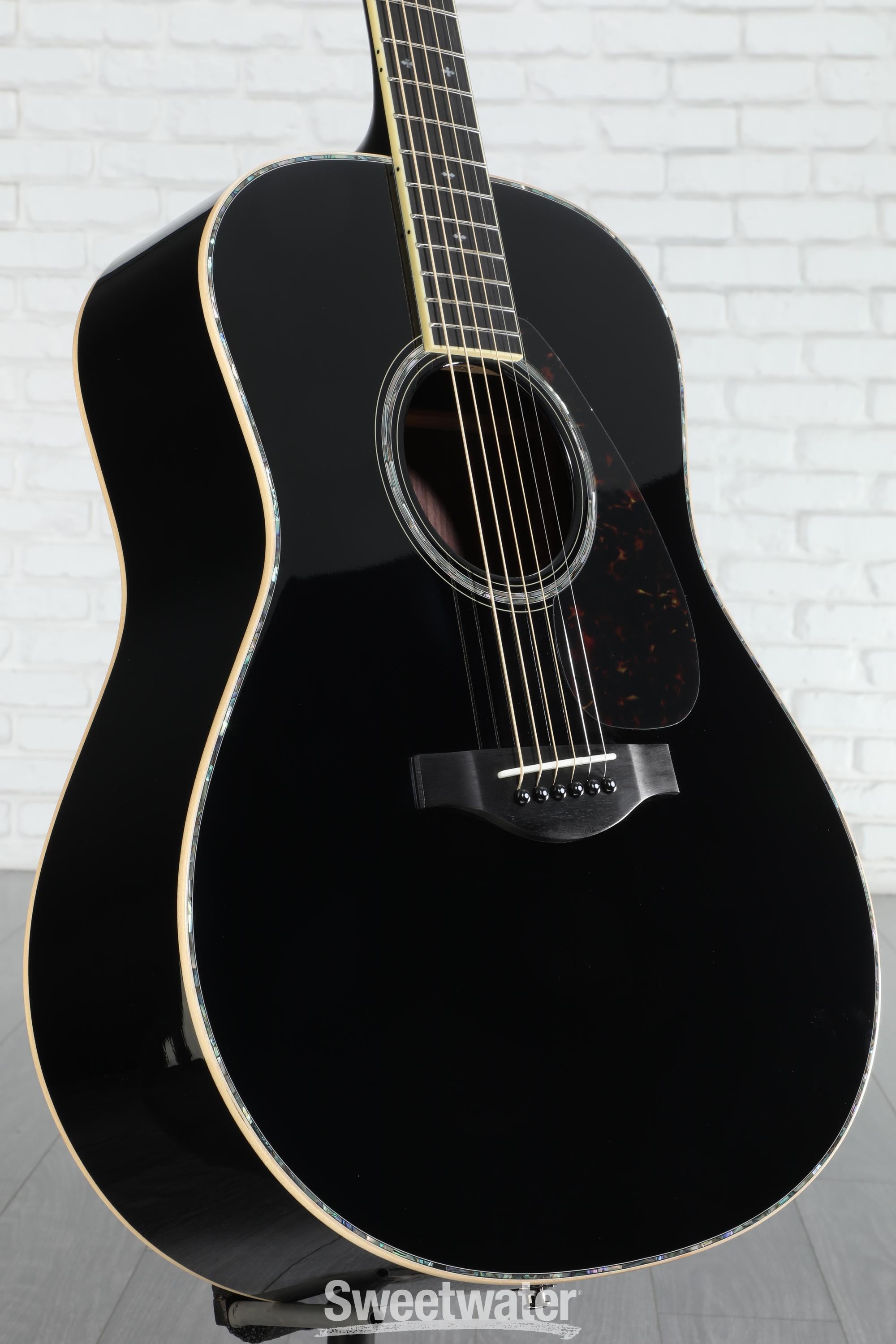 Yamaha LL16D ARE Original Jumbo Acoustic-electric Guitar - Black