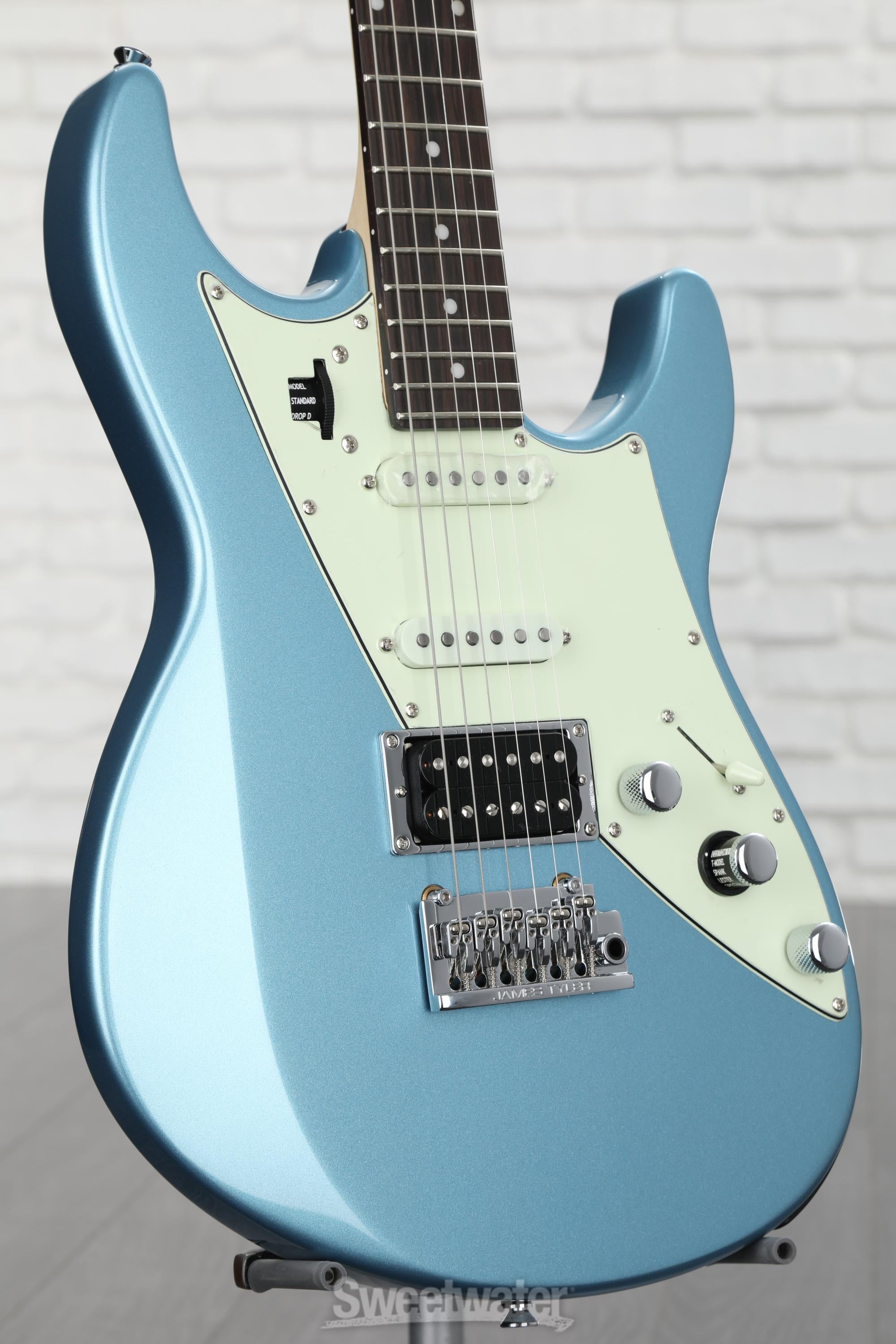 Line 6 JTV-69 Variax HSS Dent and Scratch - Lake Placid Blue