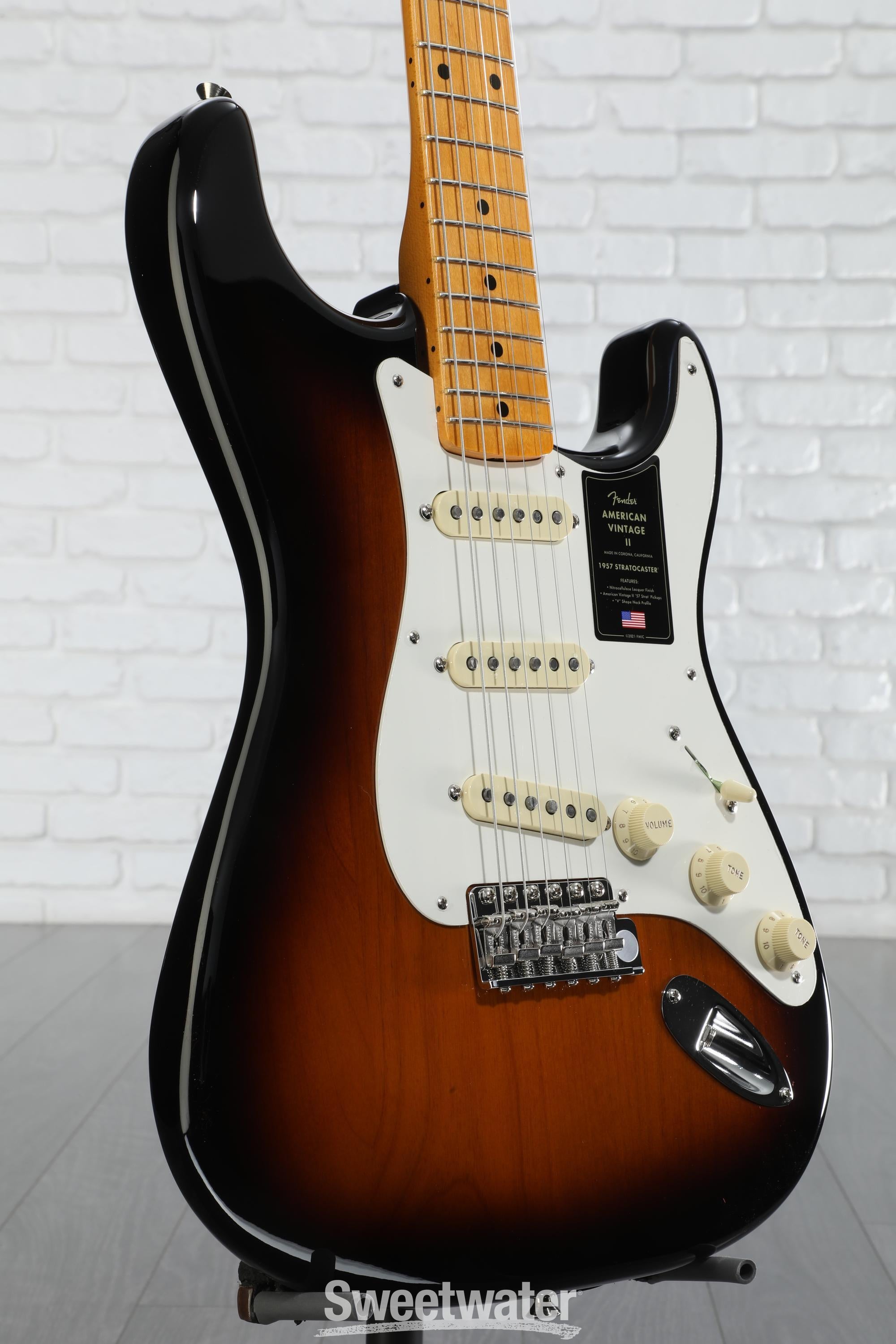 ギター Fender American Vintage 57 Stratocaster Fender American Vintage '57 Stratocaster - 2-Color Sunburst