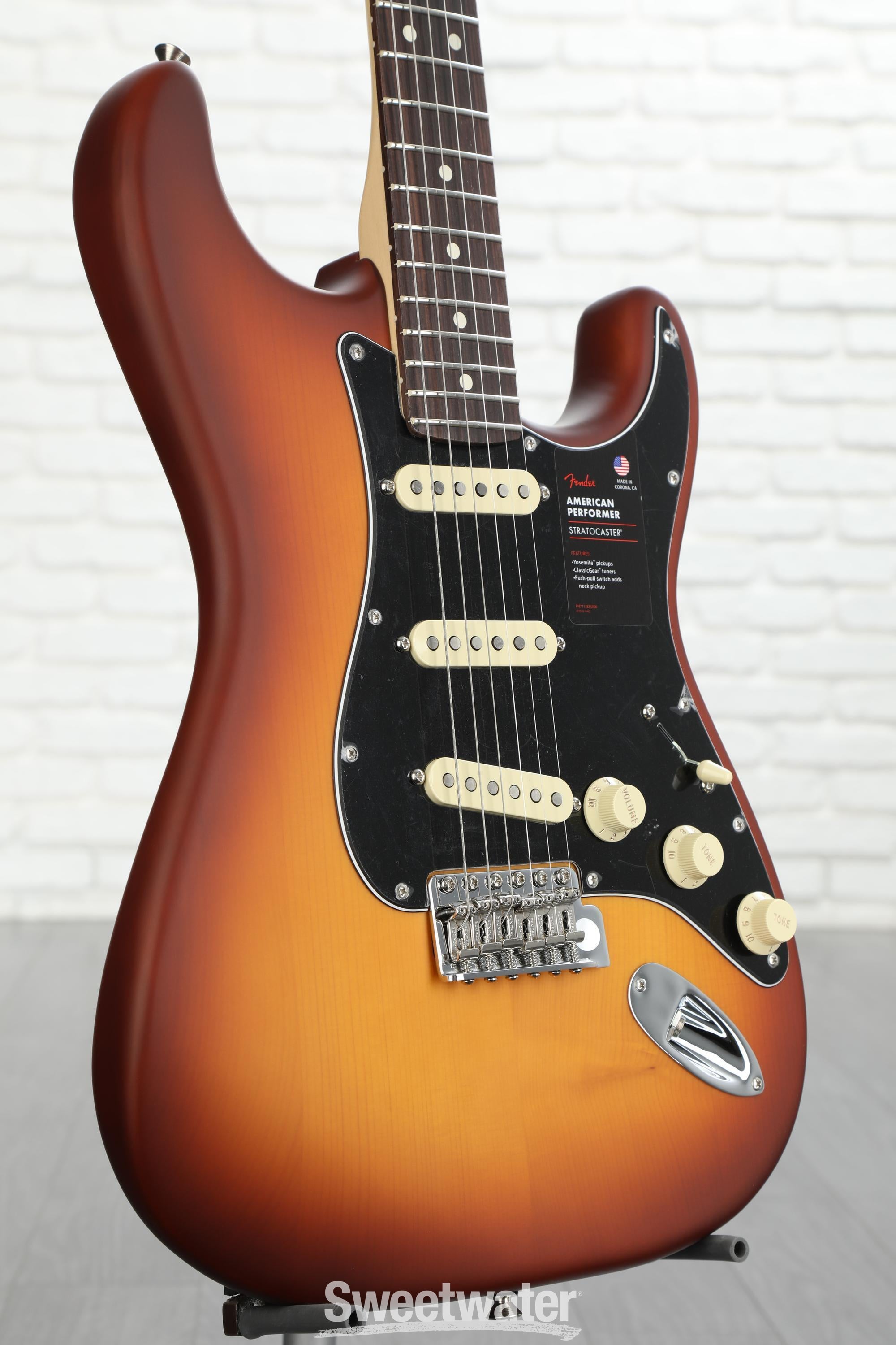 Fender Limited-edition American Performer Timber
