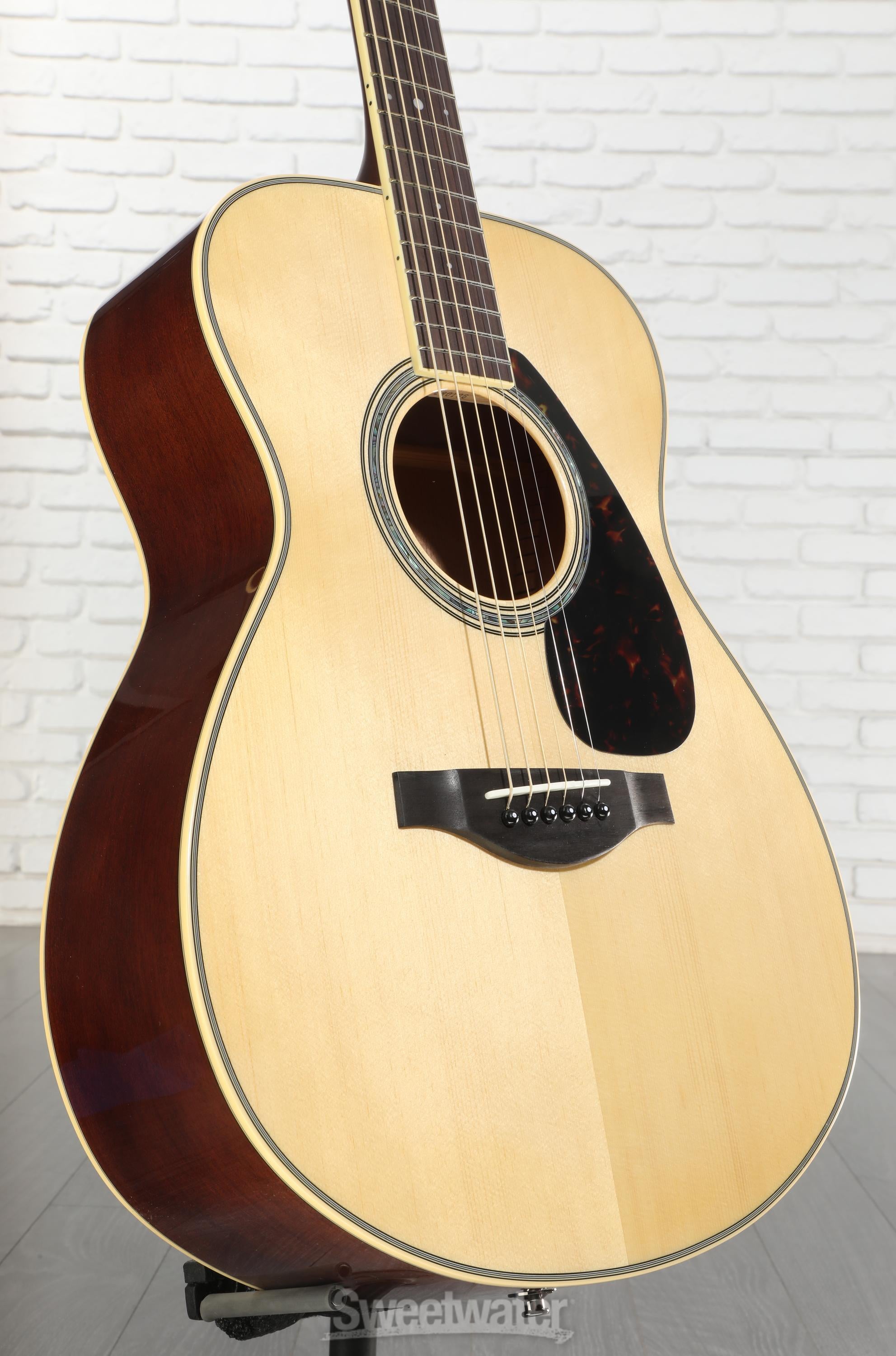Yamaha LS6M ARE Concert Acoustic-electric Guitar - Natural