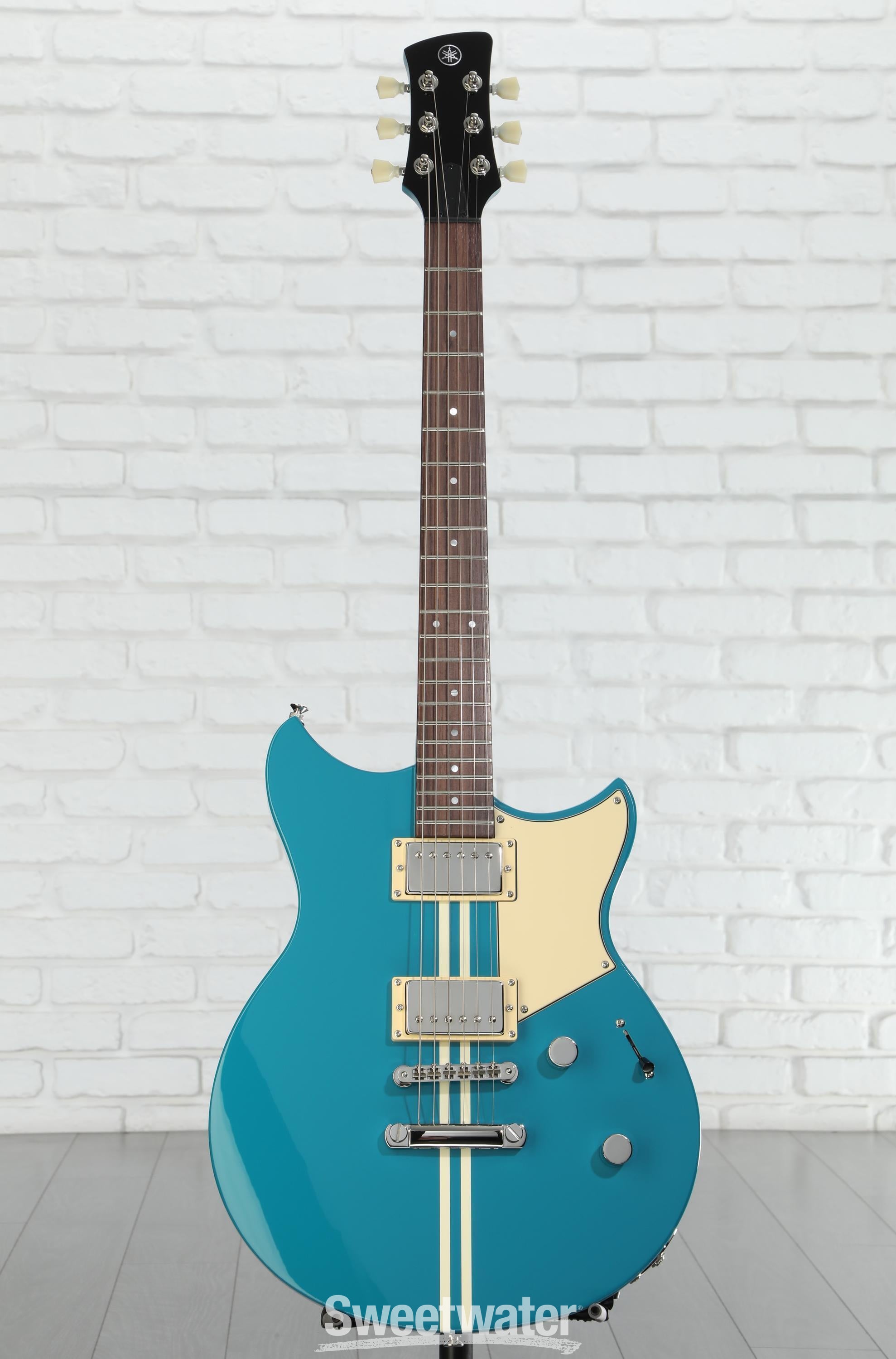 かなり美品です。YAMAHA REVSTAR RSE20 Yamaha Revstar Element RSE20 Electric Guitar - Swift Blue