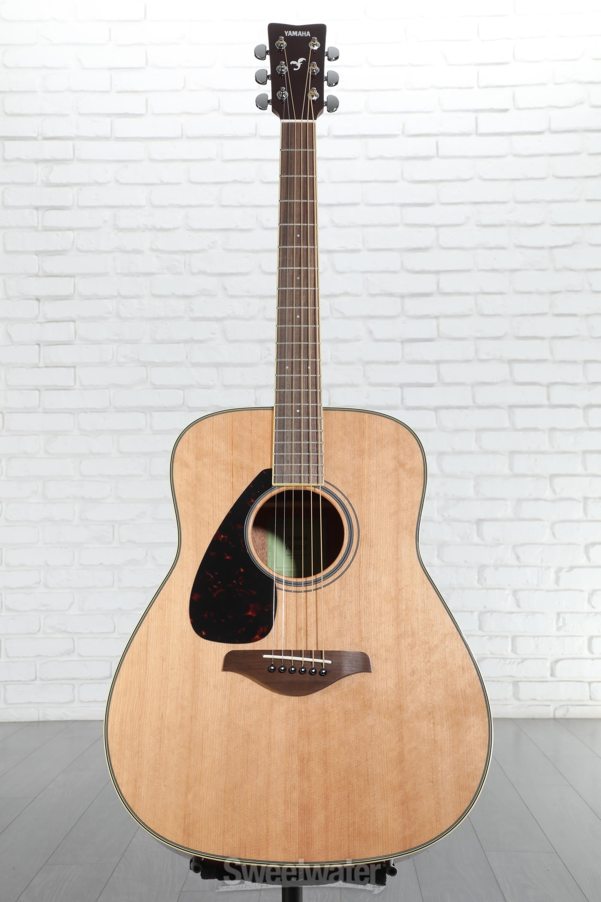 Yamaha FG820L Left-handed Dreadnought Acoustic Guitar - Natural