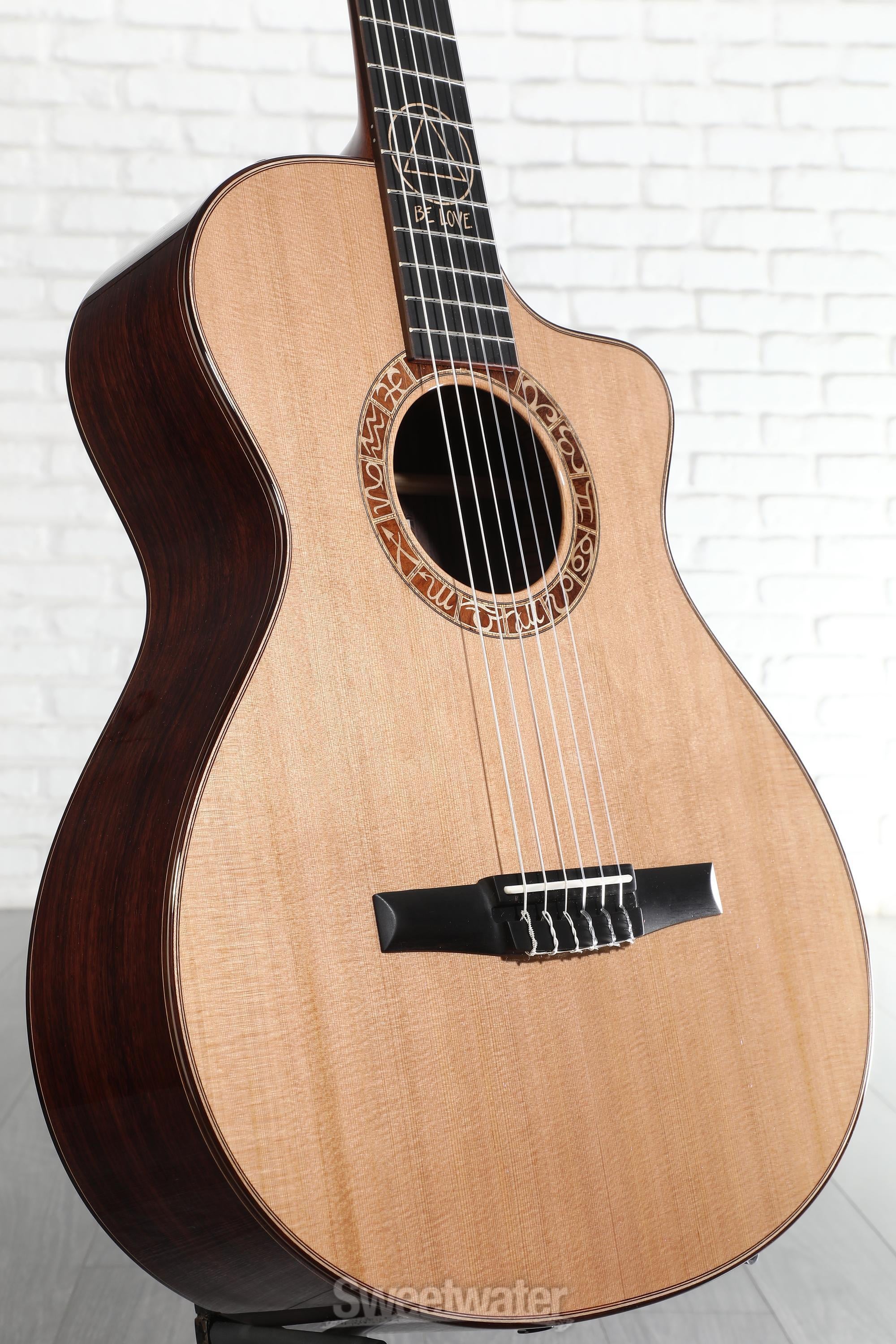 Photo of Taylor Jason Mraz Signature - Natural Red Cedar