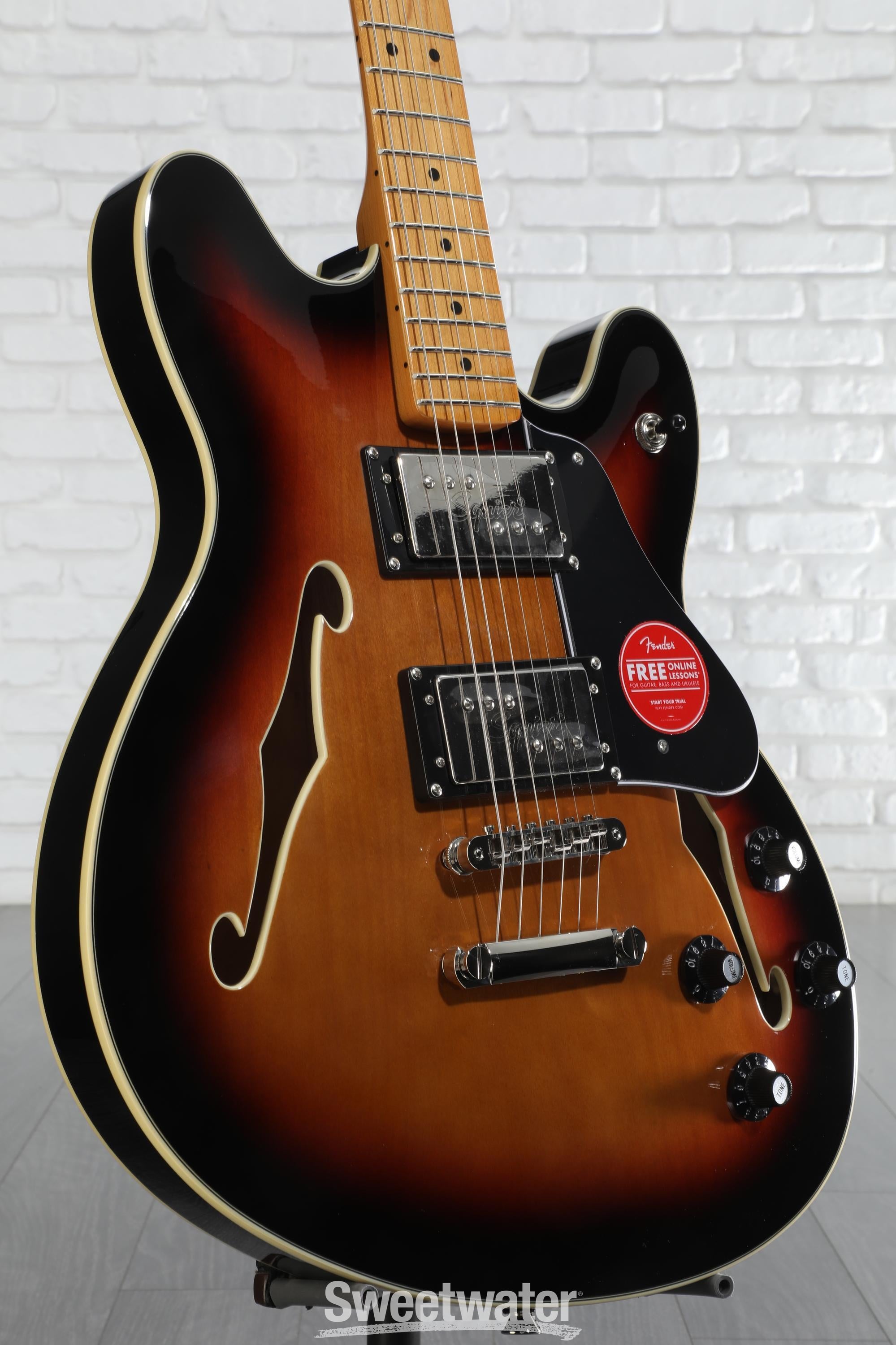 Squier Classic Vibe Starcaster Semi-hollowbody Electric