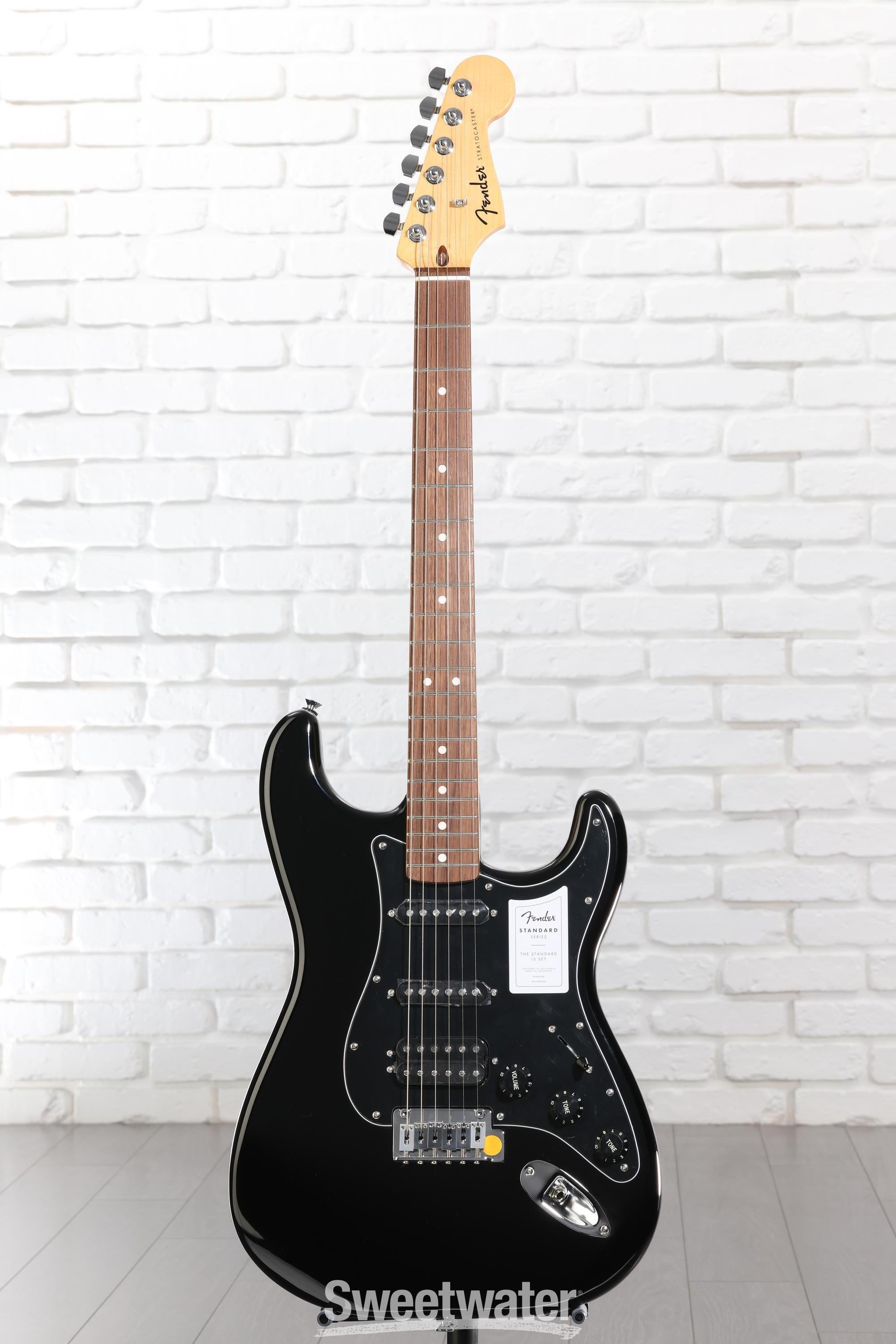 2017年製 Fender Standard Stratocaster HSS Fender Standard Stratocaster HSS Electric Guitar - Black | Sweetwater