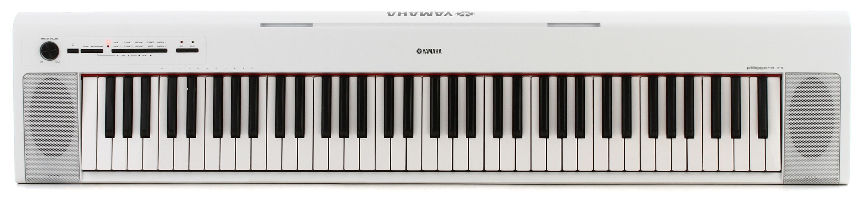 piaggero NP-32 ホワイト　YAMAHA Yamaha Piaggero NP-32 White Portable Keyboard With Power