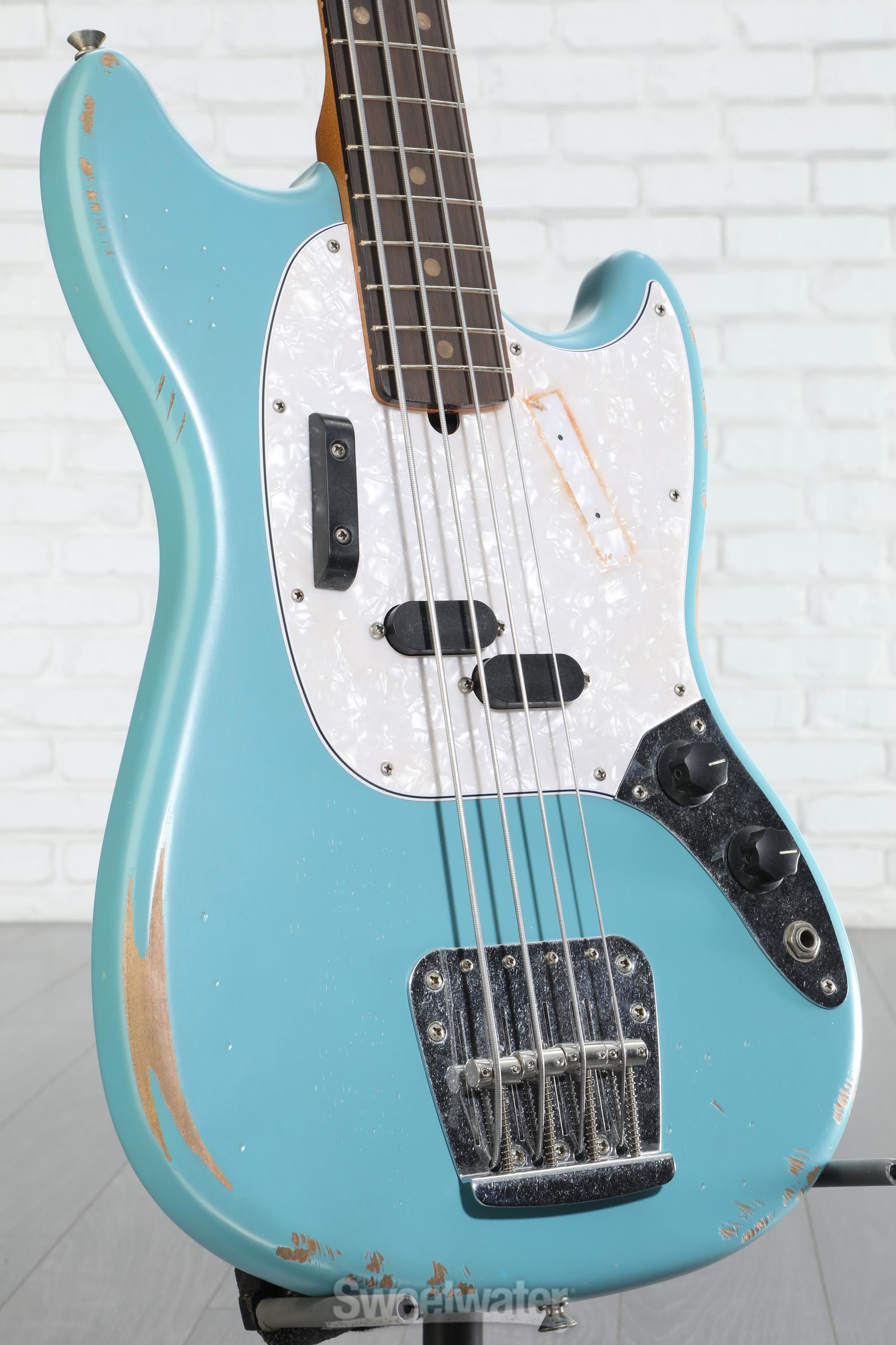 Fender JMJ Road Worn Mustang Bass Guitar - Faded Daphne Blue