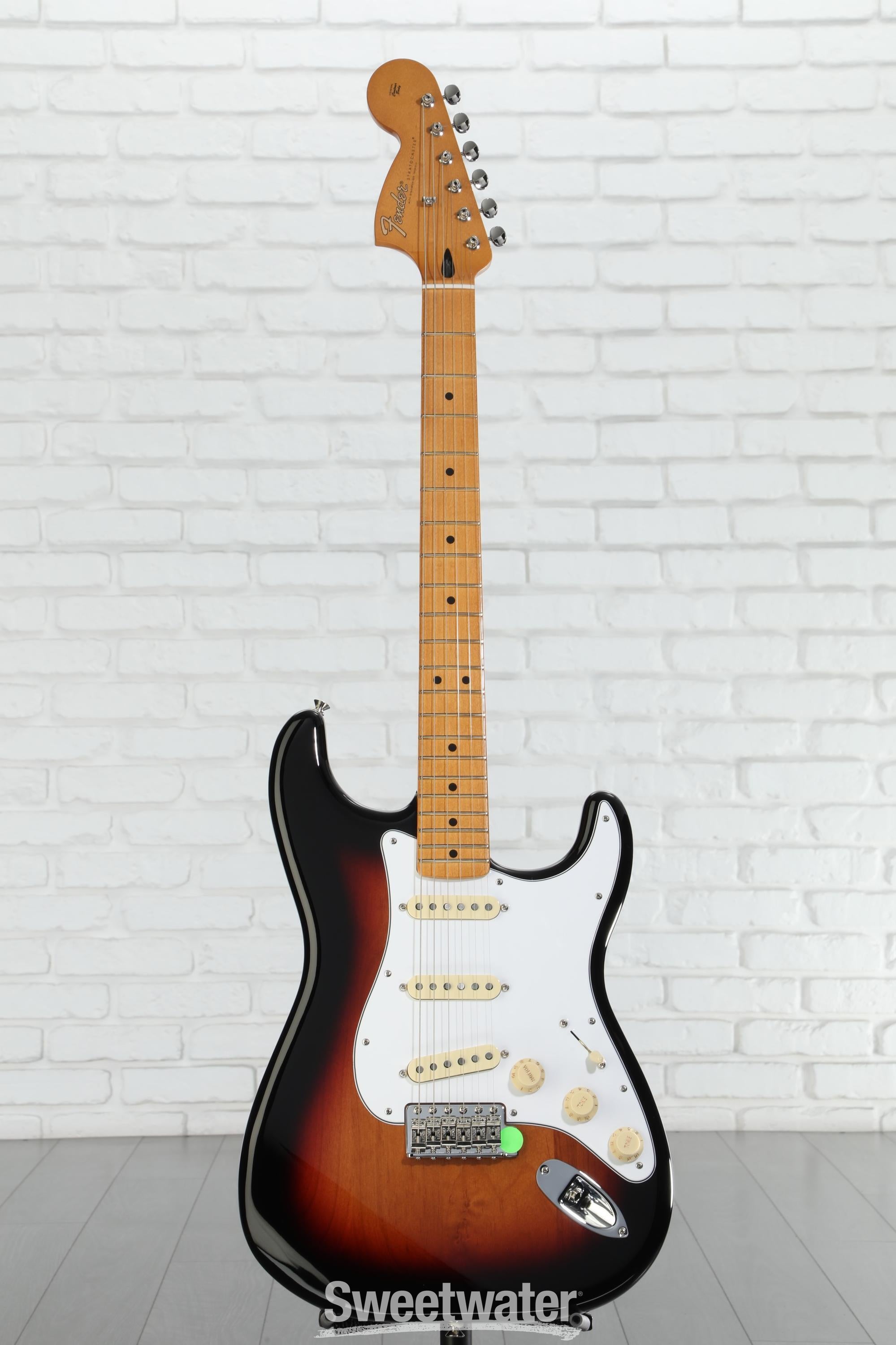Fender Jimi Hendrix Stratocaster - 3-Tone Sunburst with Maple