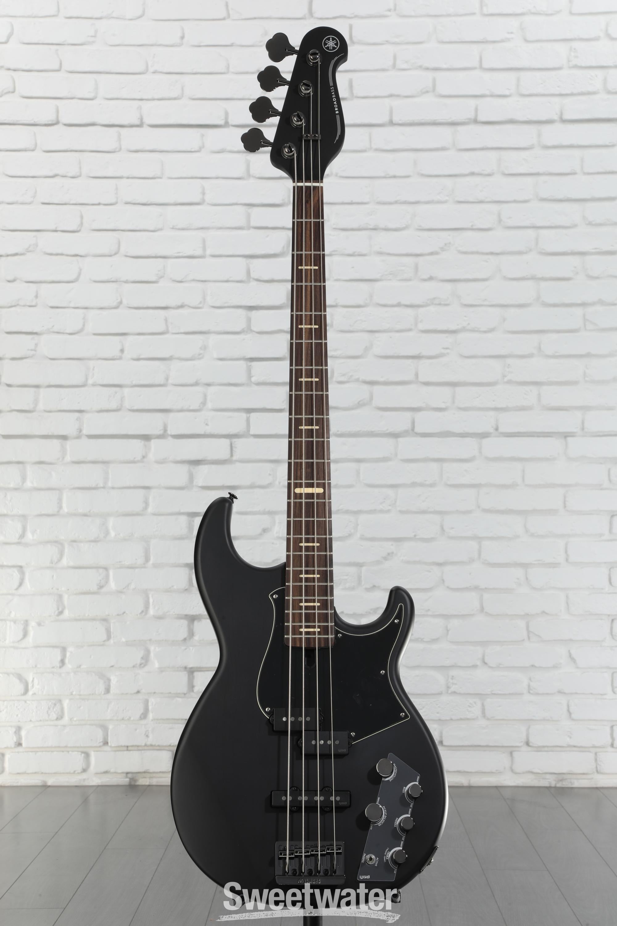 Yamaha BB734A 4-string Bass Guitar - Translucent Matte Black