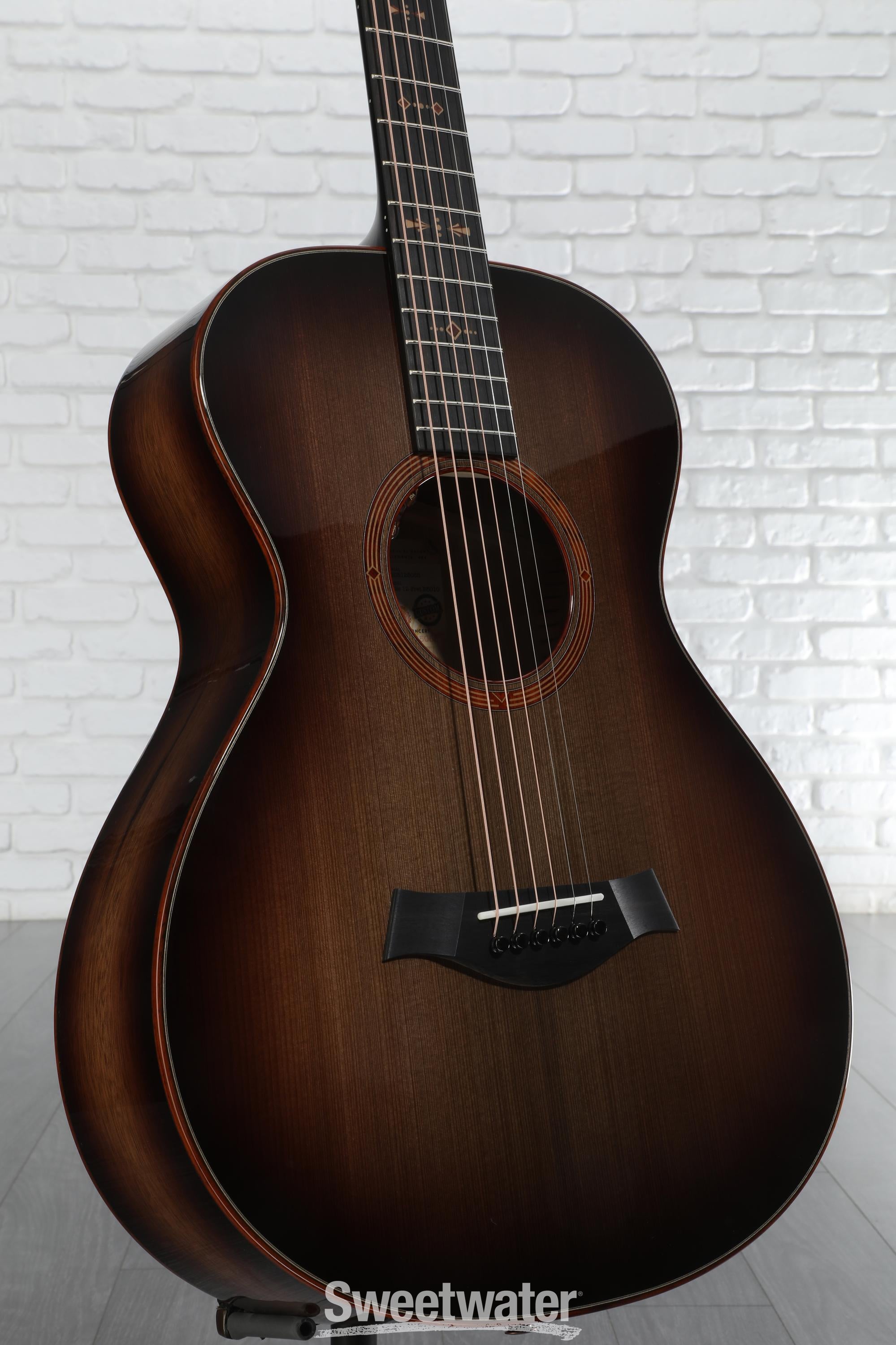 テイラー110-cc Taylor 110ce Dreadnought Acoustic/Electric Guitar with Gig