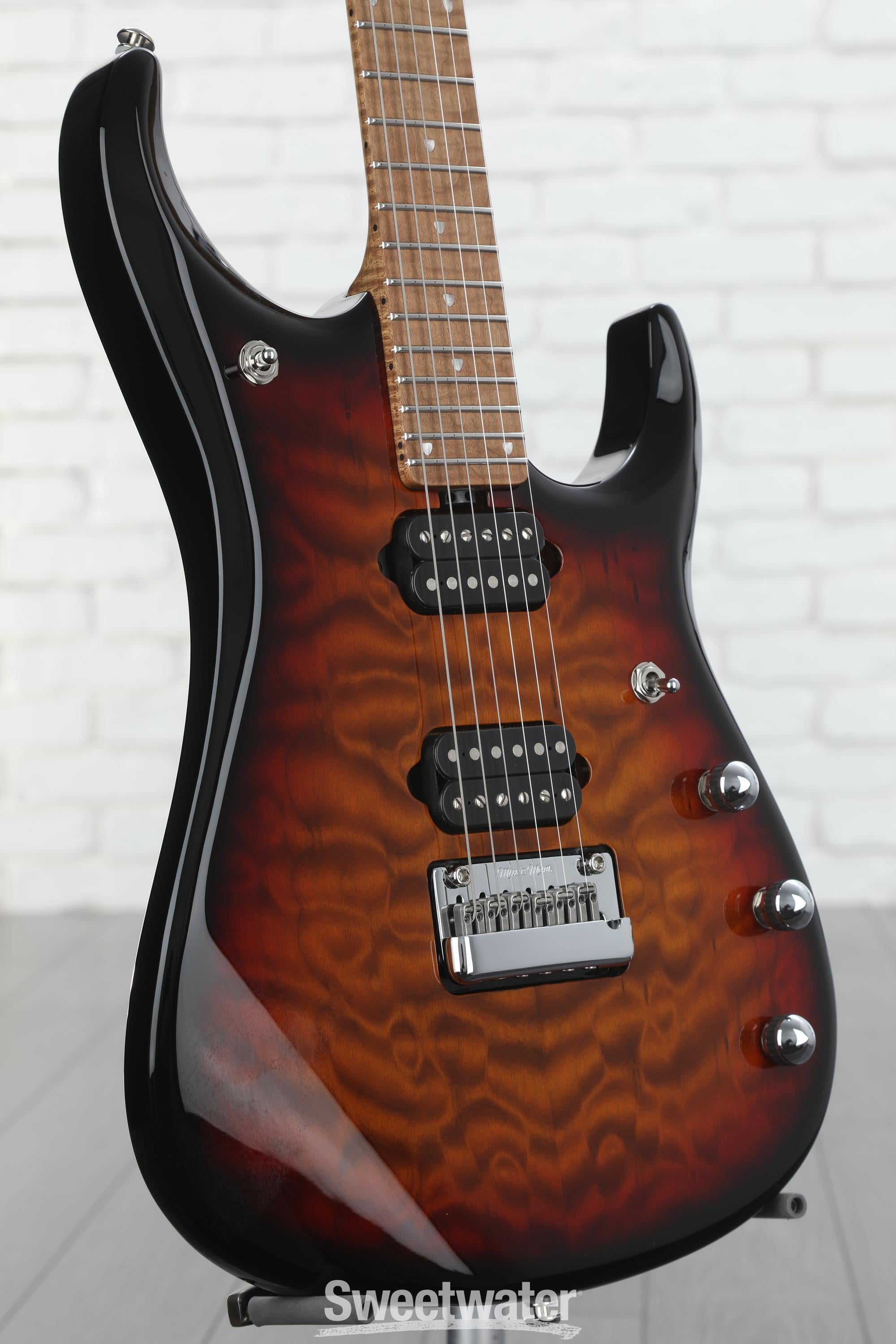 ギター AYA tokyo R-Coup by Special Edition No.1 Iconic Killer guitars spotted in a Tokyo shop today. : r