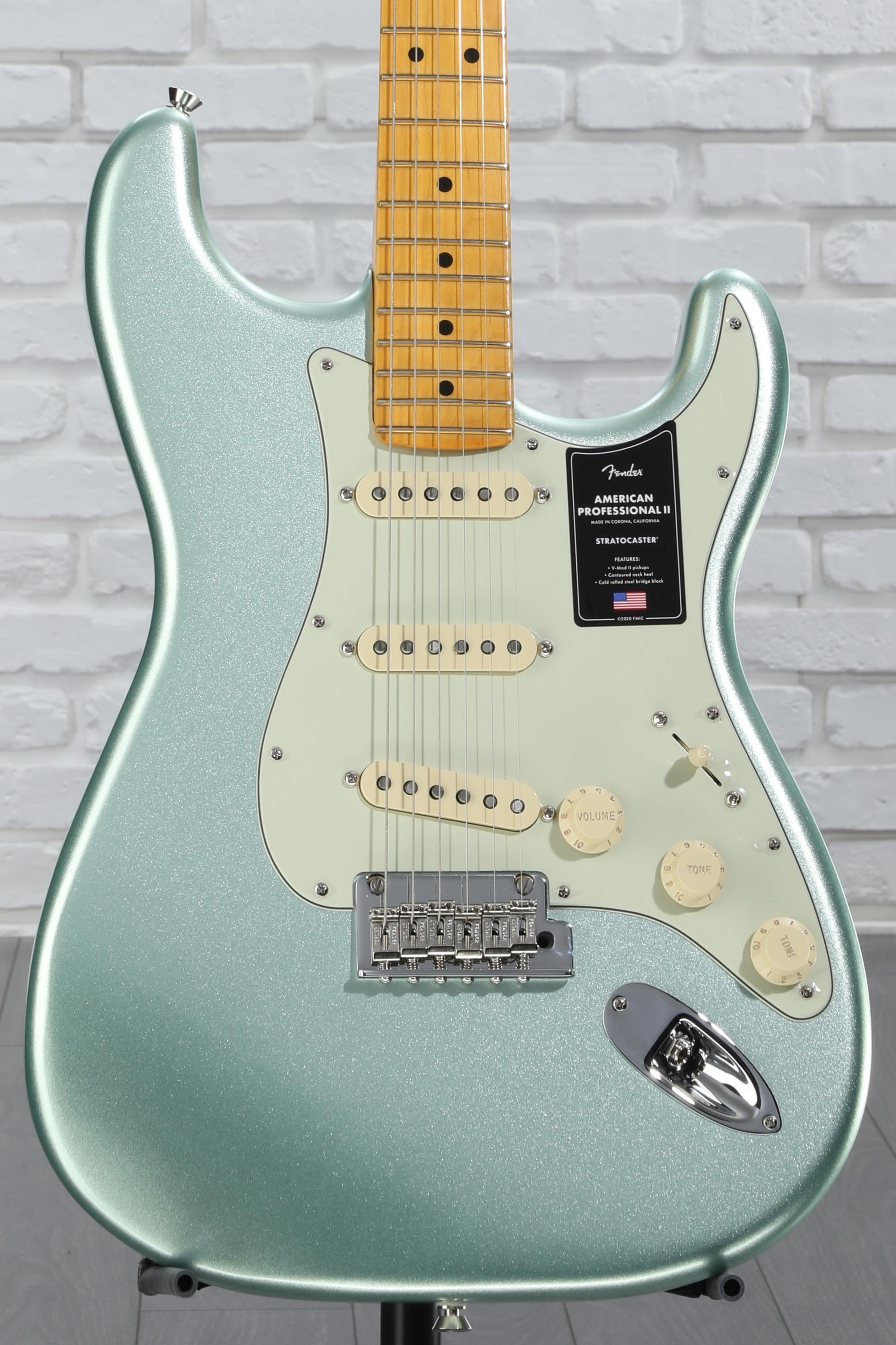 ギター Fender American Professional II Amazon.com: Fender American Professional II Stratocaster - Olympic