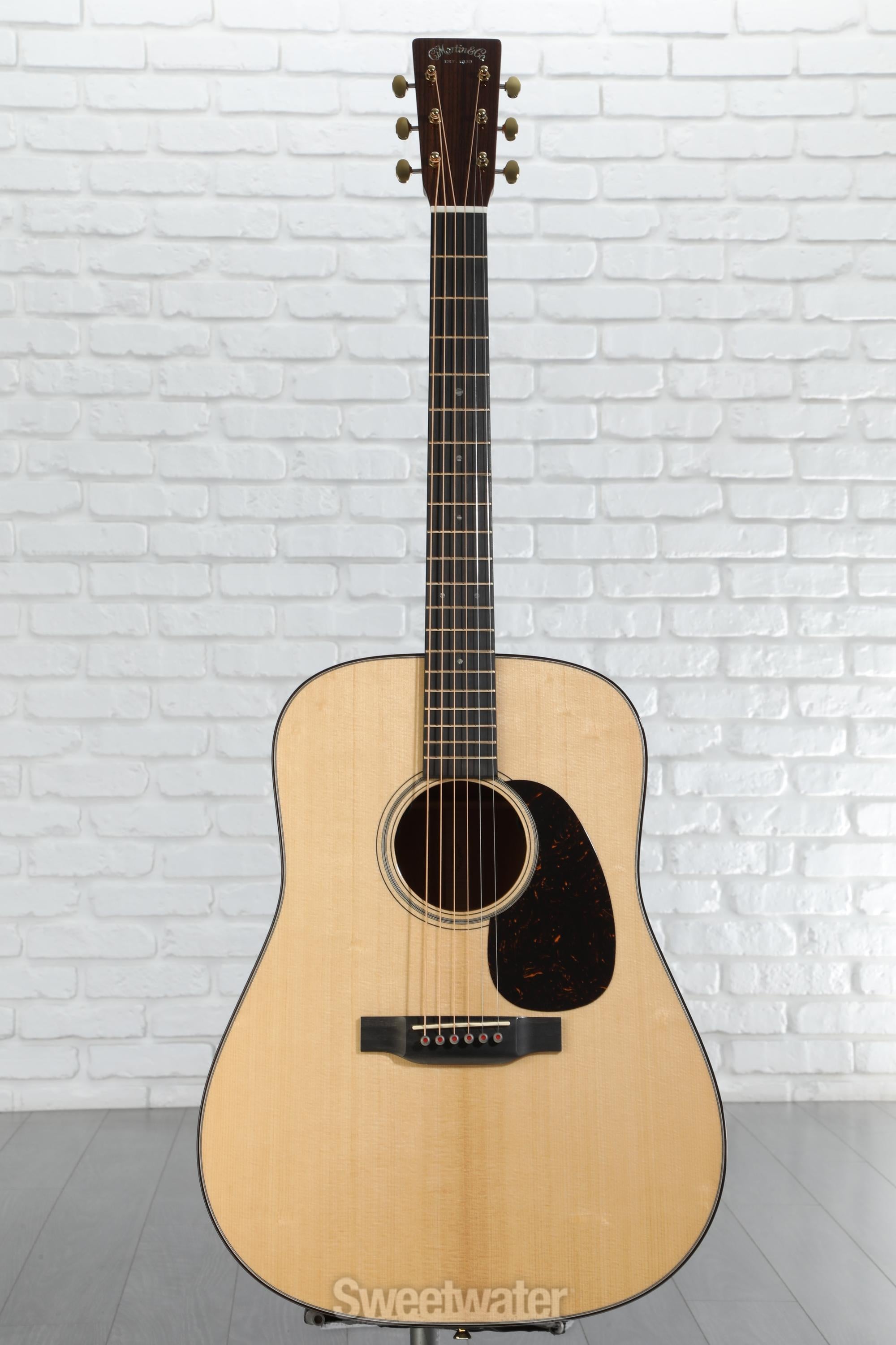 Martin D-18E Modern Deluxe Acoustic-electric Guitar