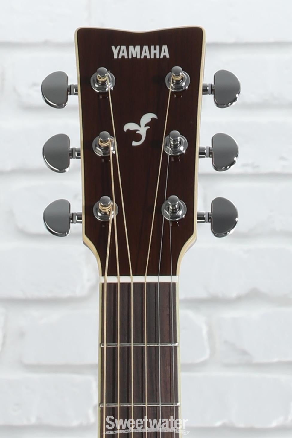 Yamaha FSX830C Concert Cutaway Acoustic-electric Guitar