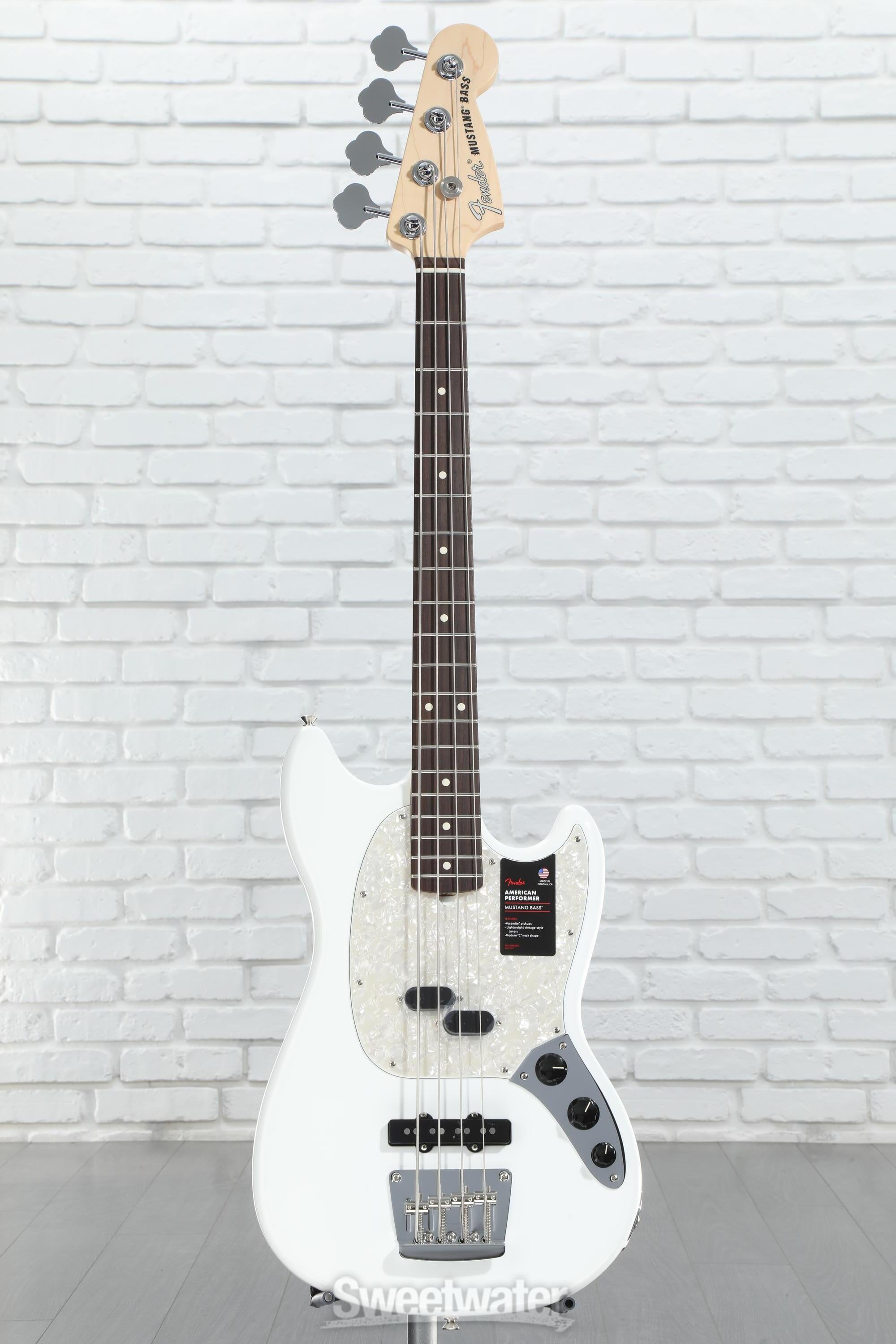 Fender American Performer Mustang Bass - Arctic White with