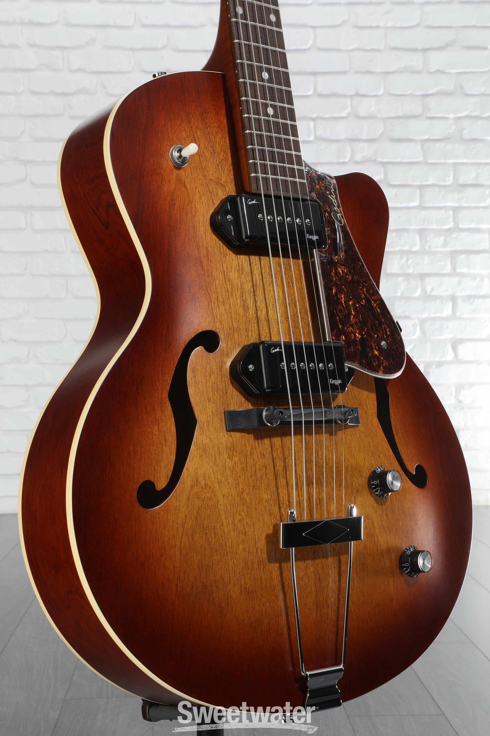 🎸 🎛 Godin 5th Avenue CW Kingpin II - Unbiased Sound Review