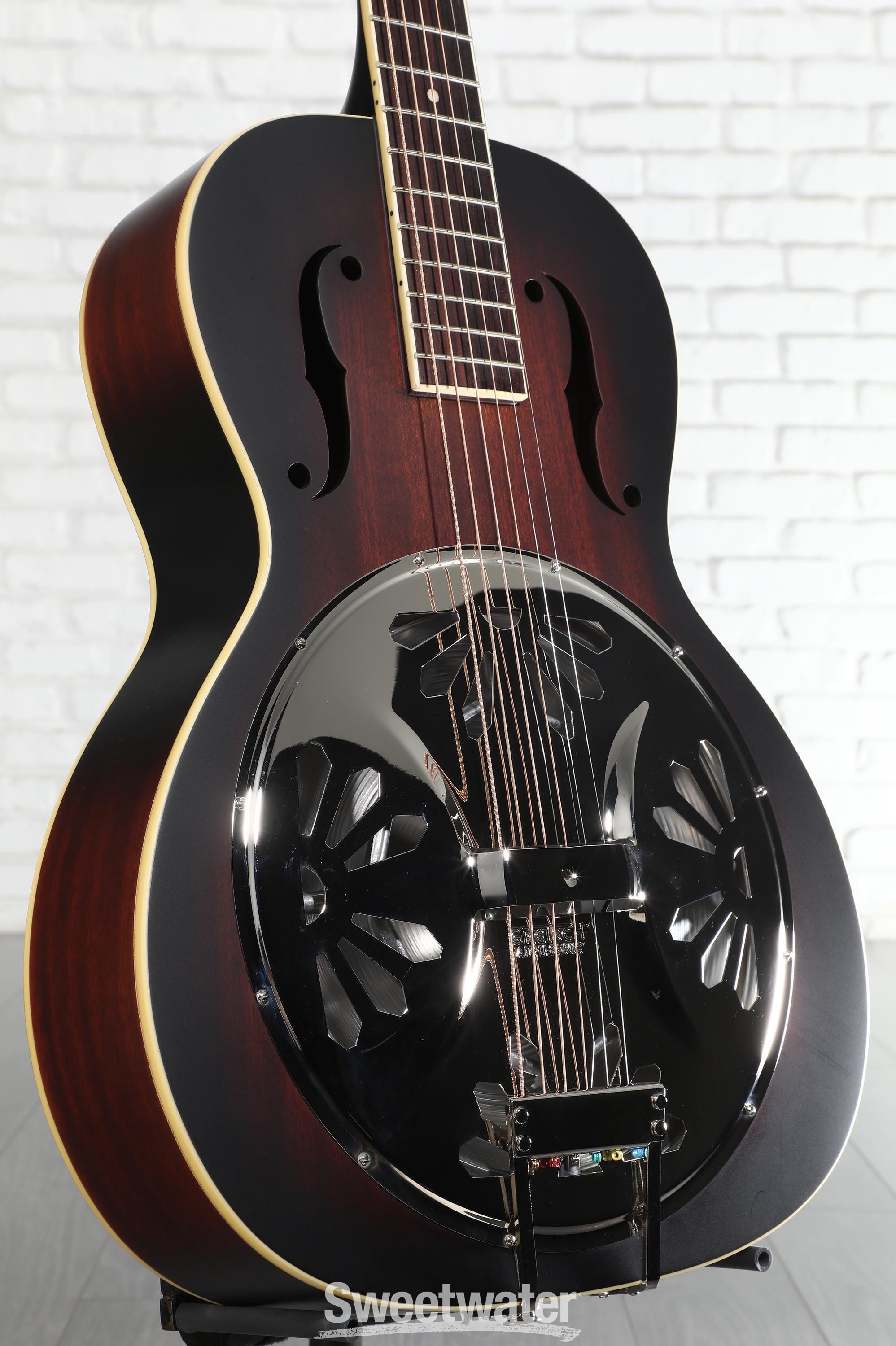 Photo of Gretsch G9220 Bobtail Round-neck Mahogany Body Resonator - 2-color Sunburst, Padauk Fingerboard