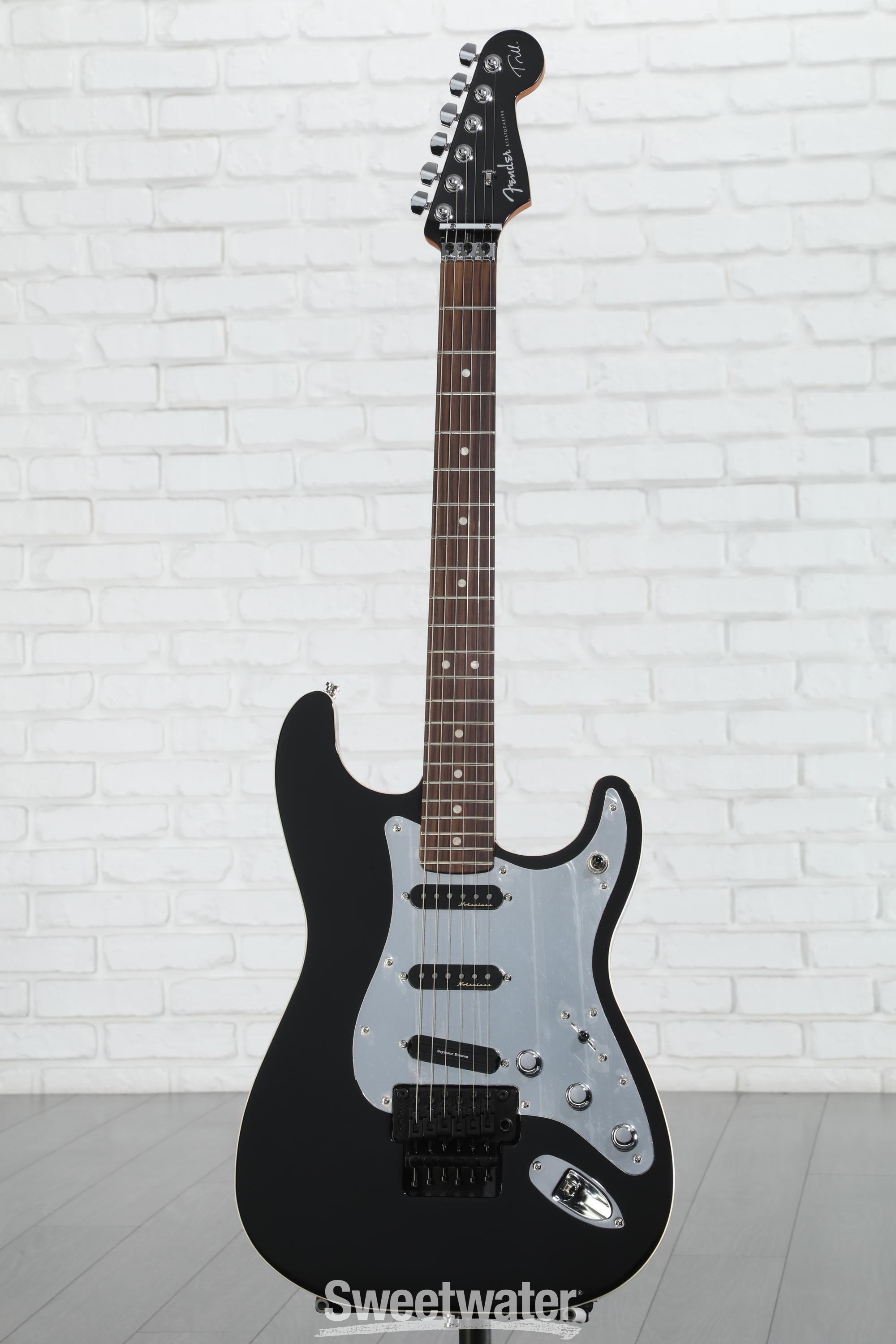 Tom Morello Stratocaster ® Fender Tom Morello Signature Stratocaster With Rosewood