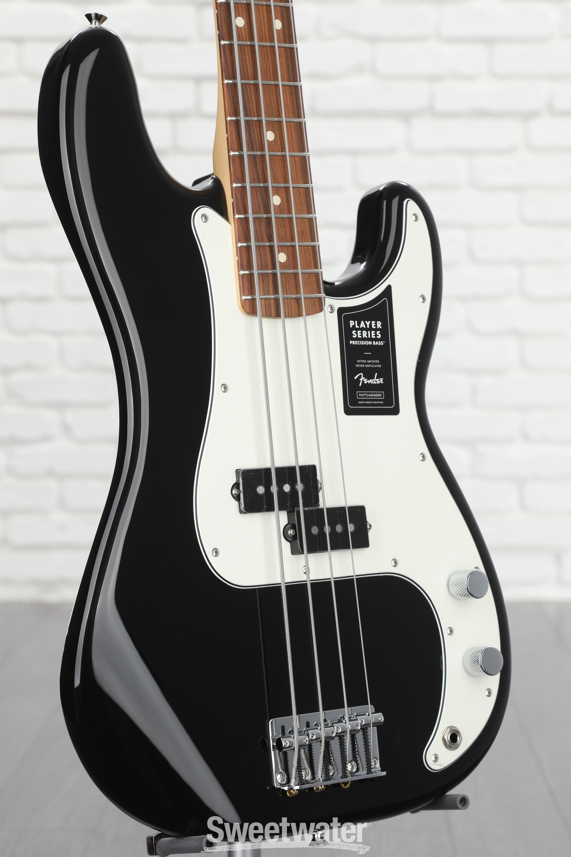 Fender Player Precision Bass - Black with Pau Ferro Fingerboard
