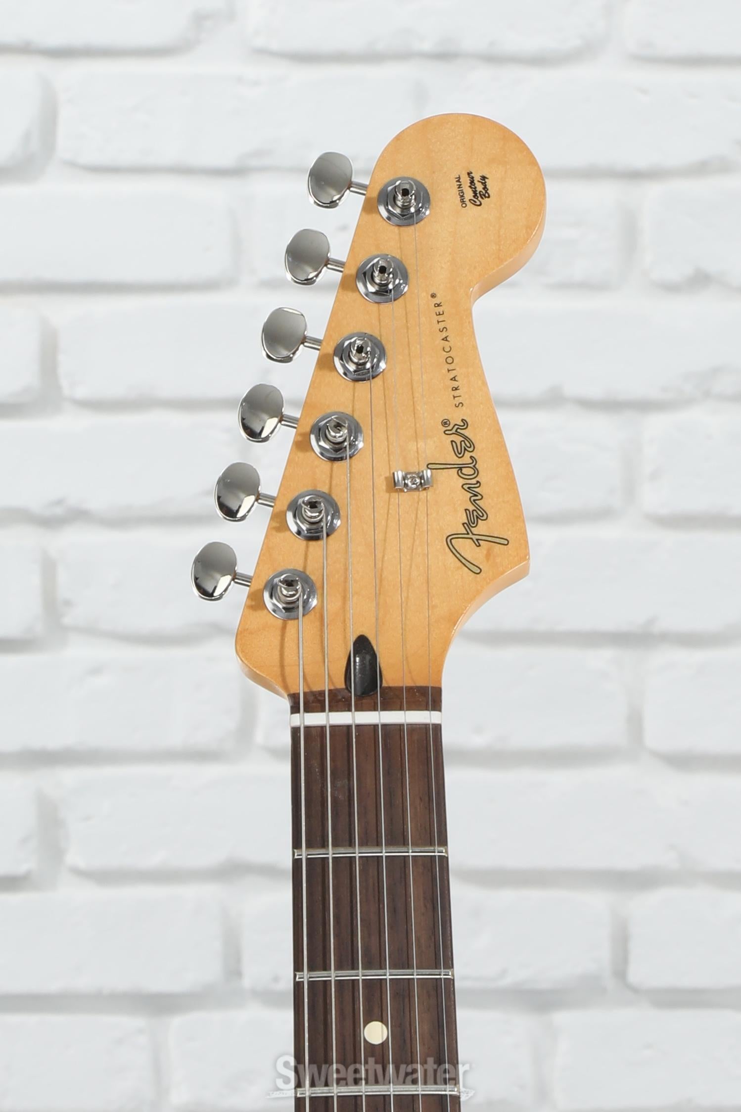 Fender Player II Stratocaster Electric Guitar - Coral Red with Rosewood Fingerboard