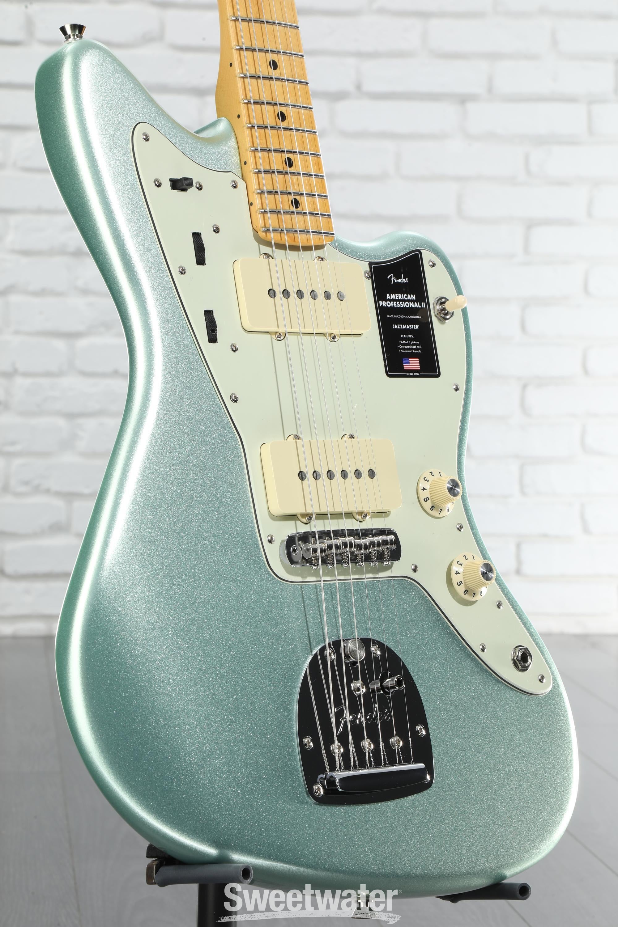 American Professional II Jazzmaster – Dark Night w/Rosewood