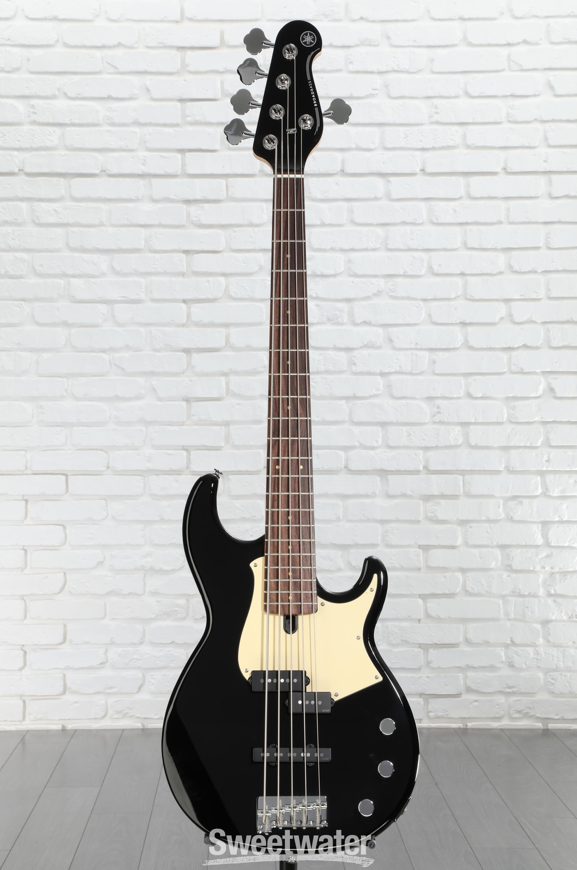 Yamaha BB435 5-string Bass Guitar - Black | Sweetwater