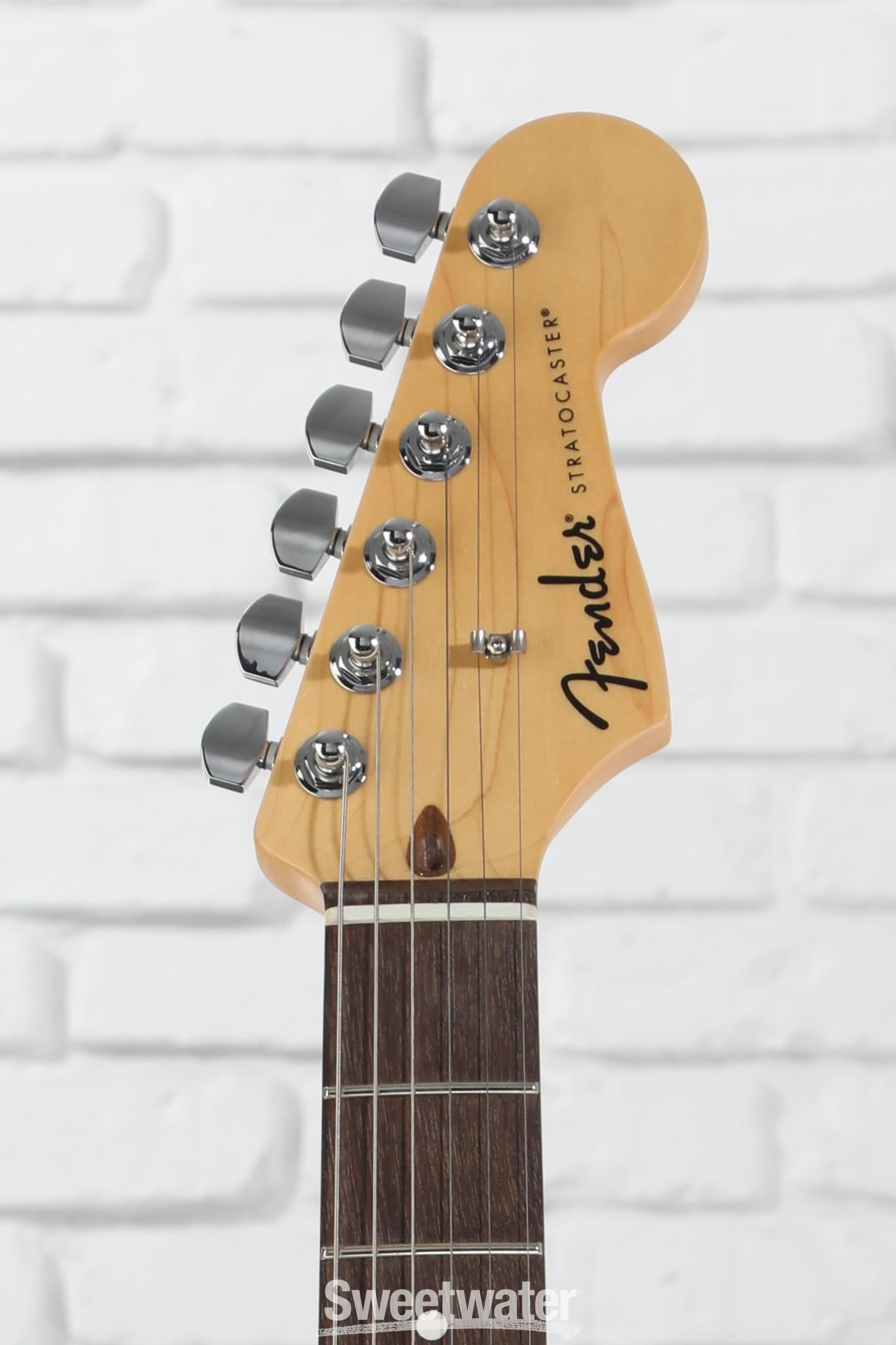 Fender Standard Stratocaster Electric Guitar - 3-color Sunburst