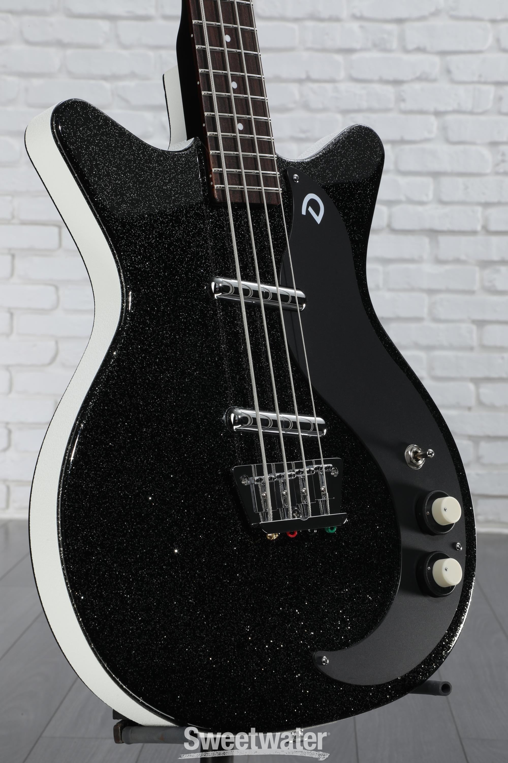 ギター danelectro 59DC Danelectro '59DC Short Scale Bass Guitar - Black Metalflake