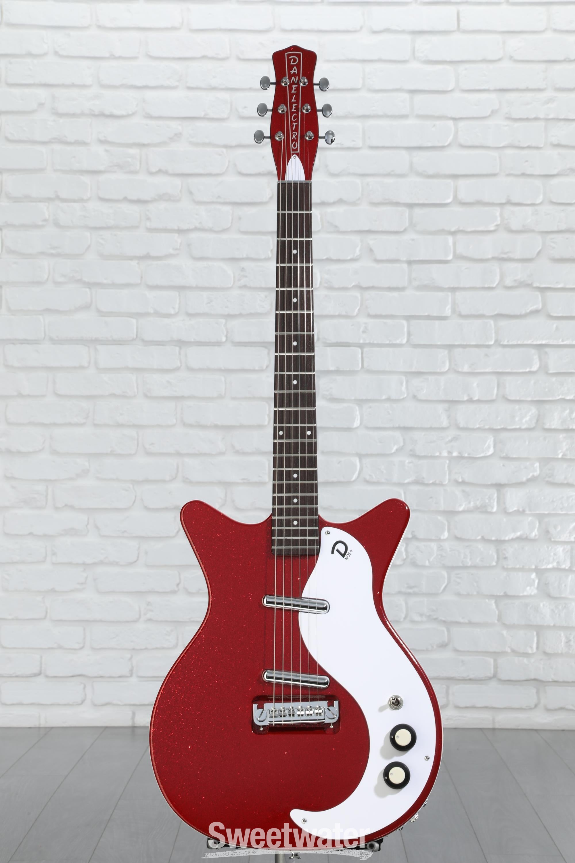 Danelectro '59M NOS+ Electric Guitar - Red Metalflake Danelectro '59M NOS+ Electric Guitar - Red Metalflake