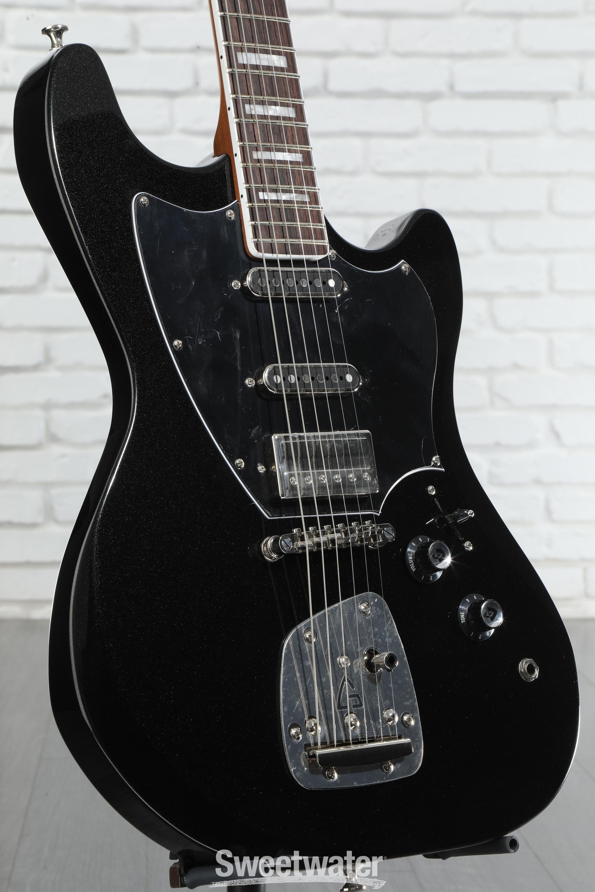Guild Surfliner Deluxe Solidbody Electric Guitar - Black Metallic
