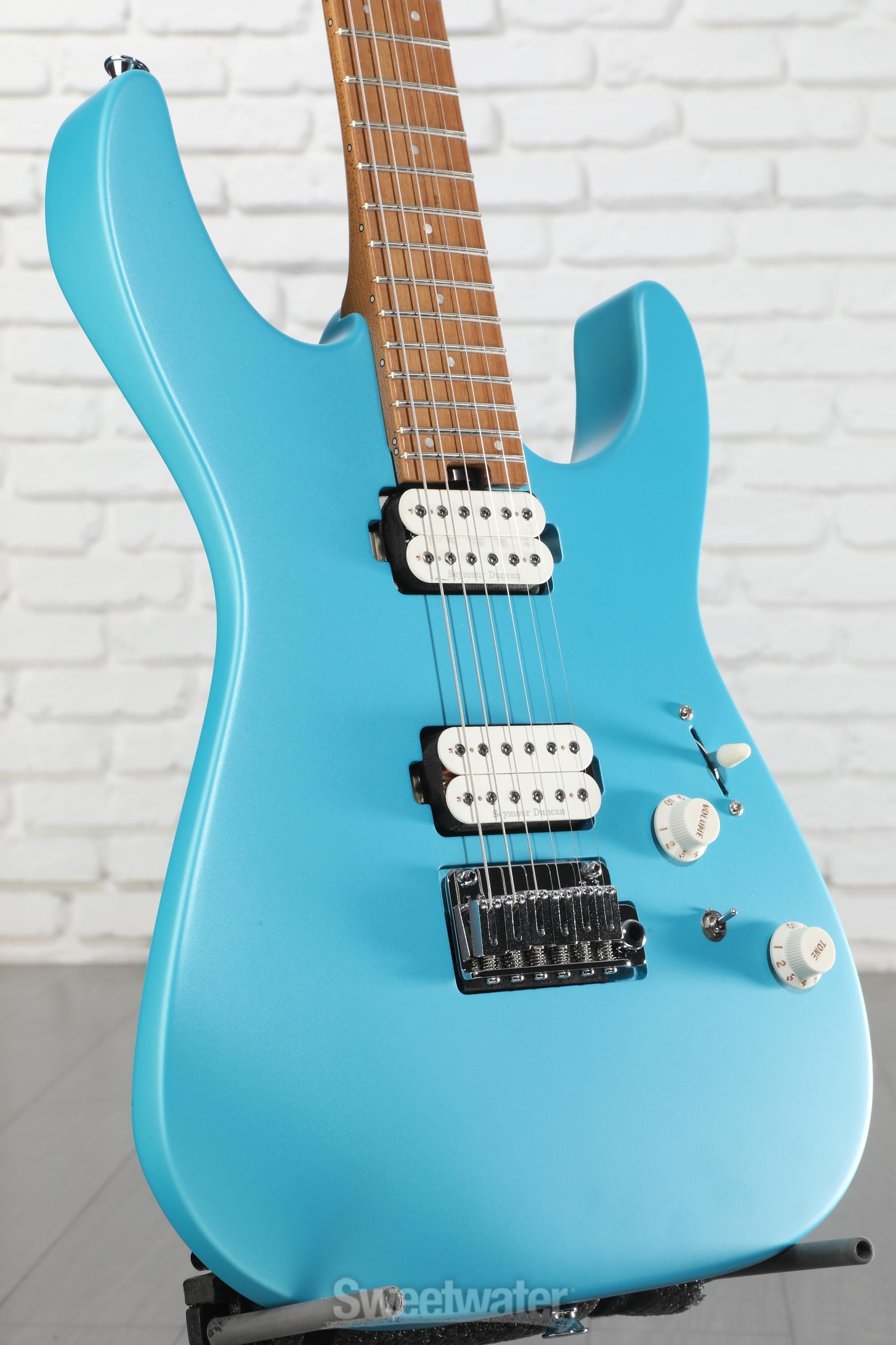 ほぼ新品CHARVEL Pro-Mod DK24 HH 2PT Blue Charvel Pro-Mod DK24 HH 2PT Electric Guitar - Matte Blue